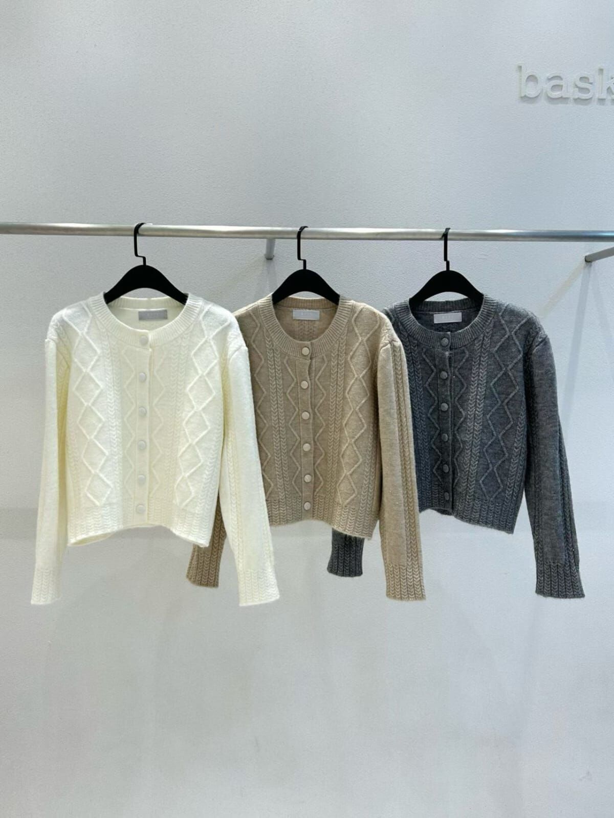 WE5321 絕美細閃菱格紋針織上衣