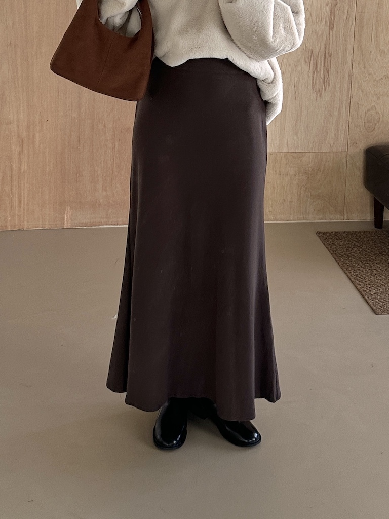 超修！羊絨素面小Ａ字半身裙