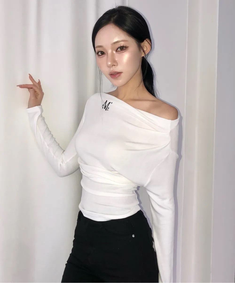 🇰🇷Mucent斜肩上衣