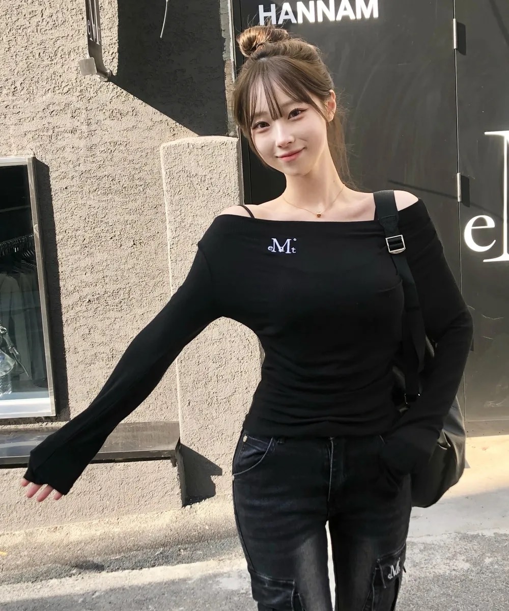 🇰🇷Mucent斜肩上衣