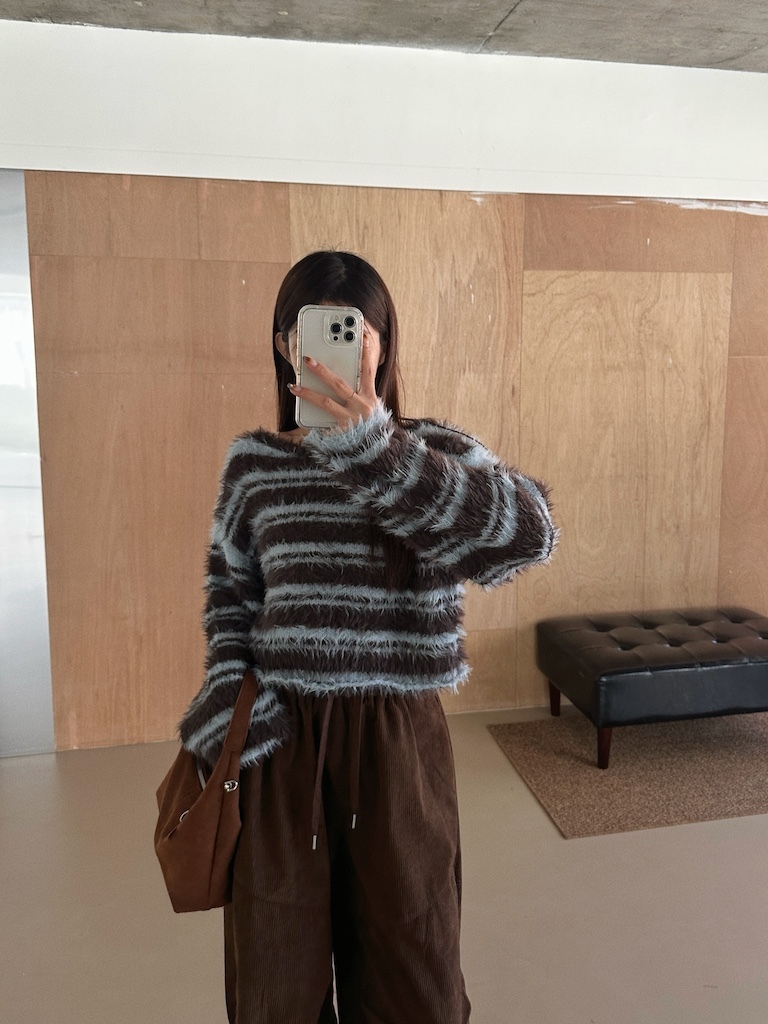 軟軟長毛條紋微短版毛衣