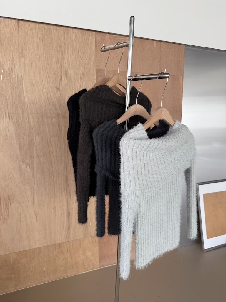 穿上變仙女一字領水貂毛毛衣