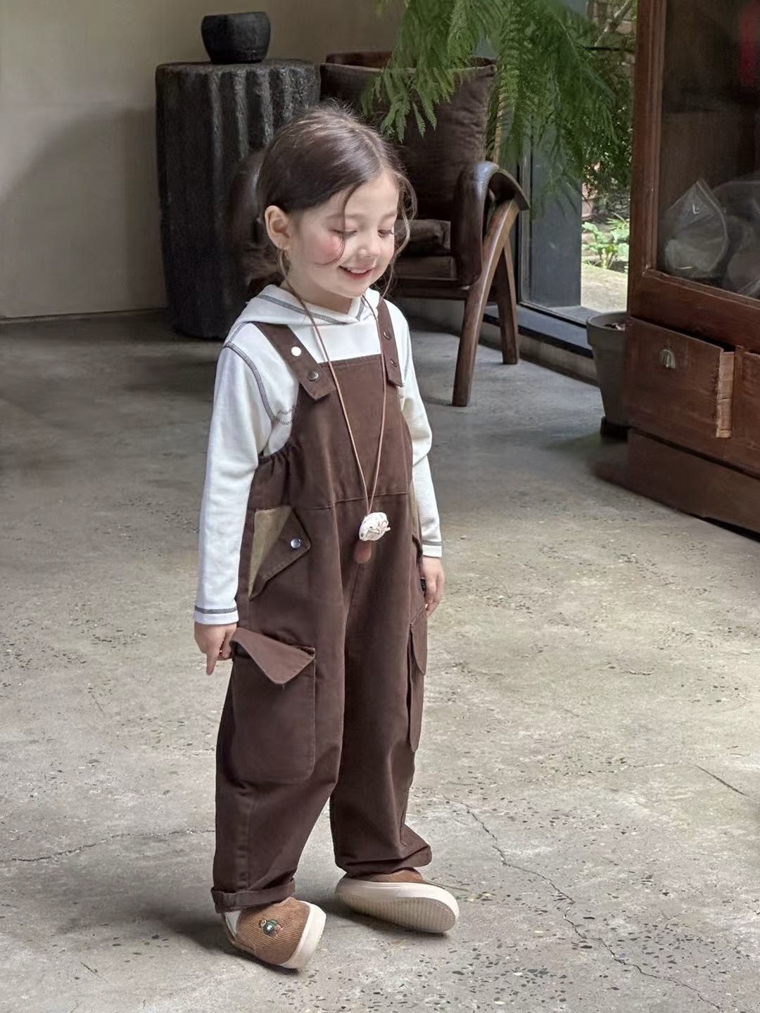 A03220設計師品牌口袋字母吊帶褲