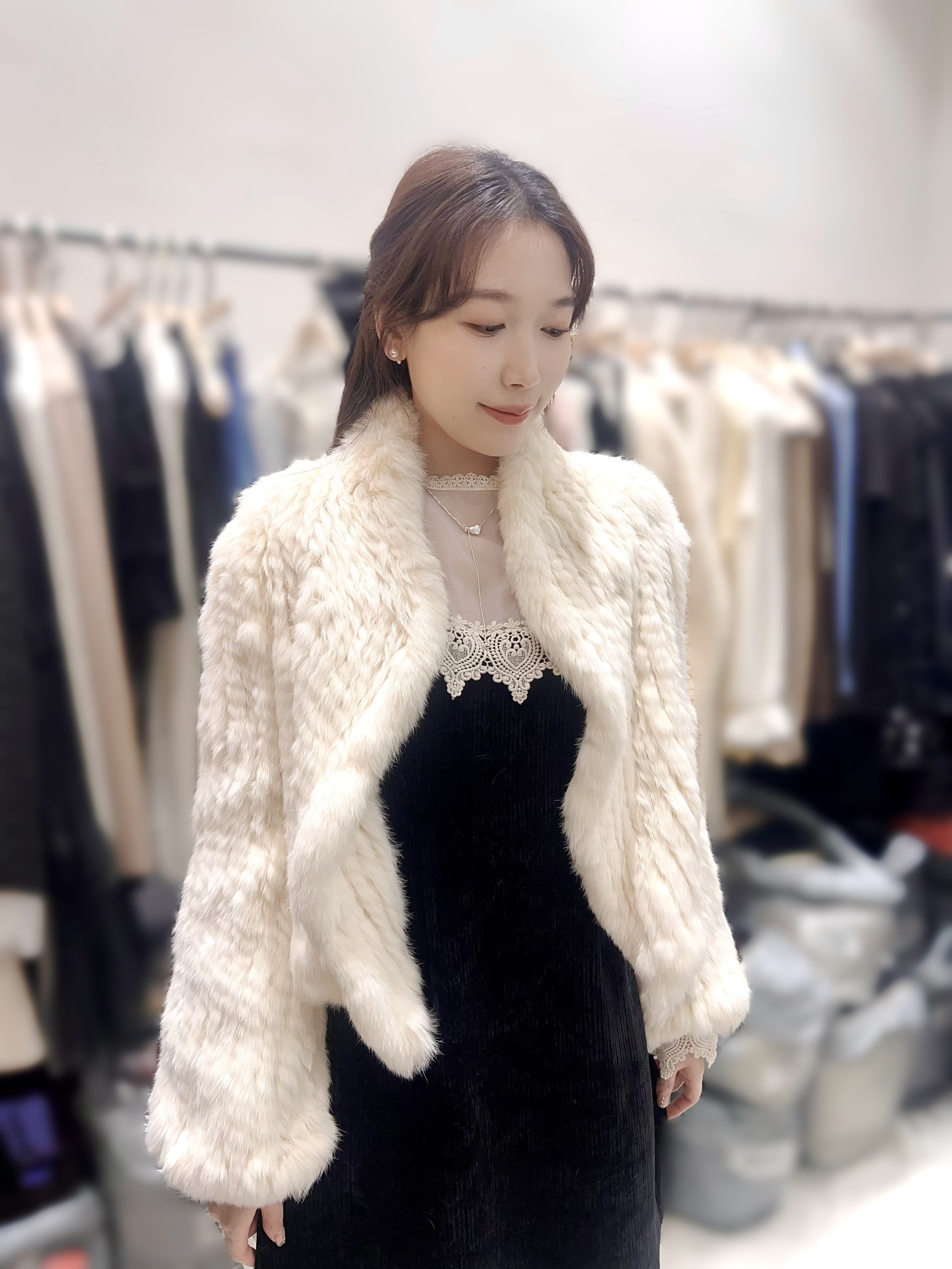 JE26  胸48  長19   $1499 (一口價)