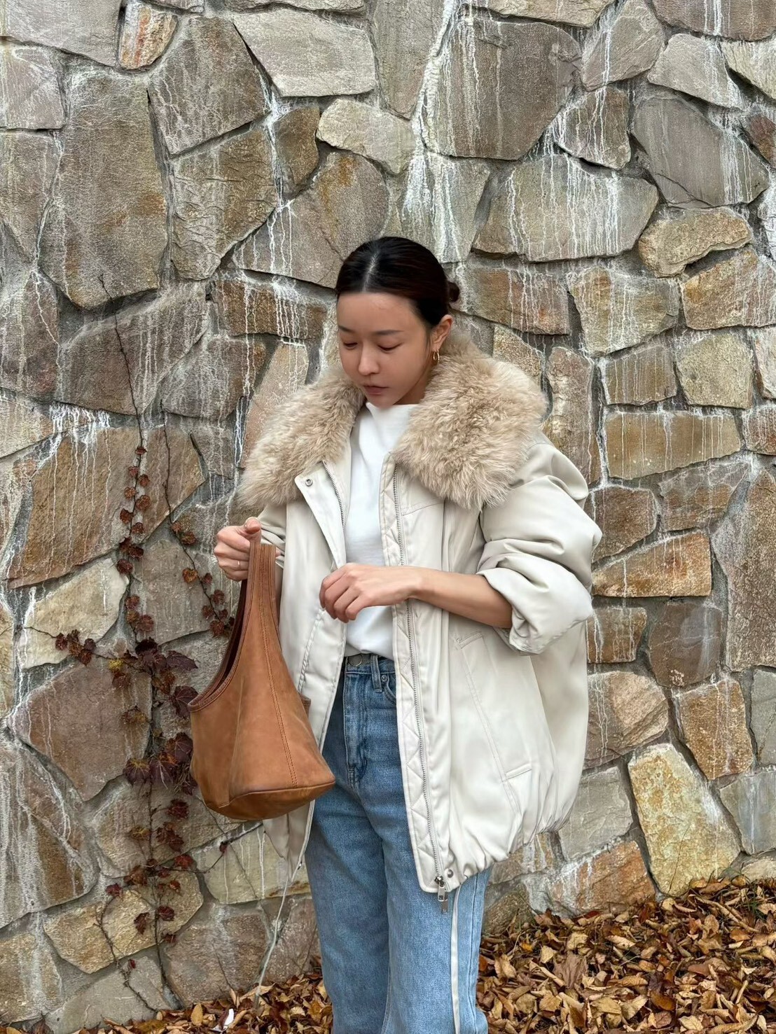 #AD115捲捲毛領鴨絨外套(白/黑)