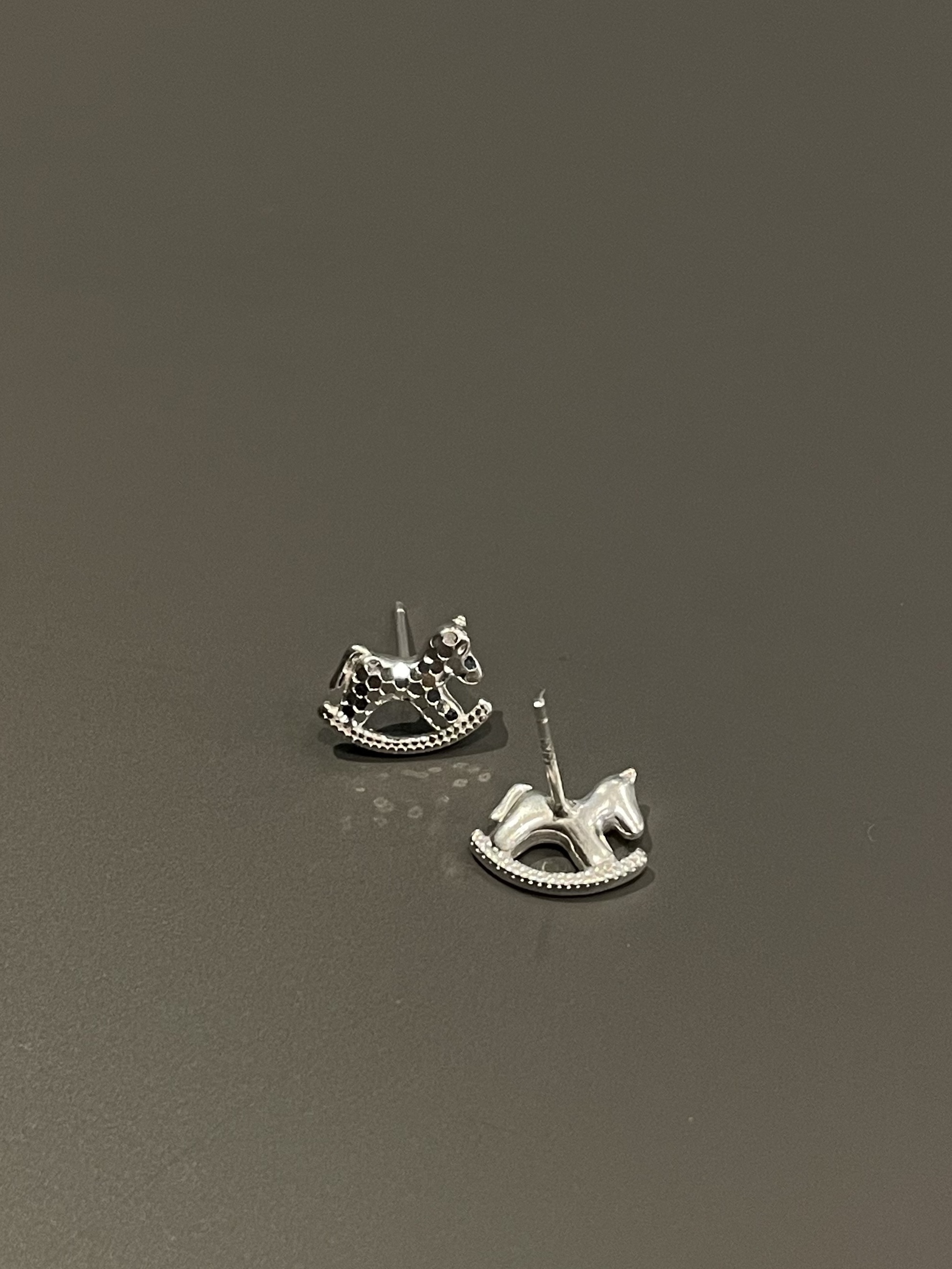 25K302 925silver水晶小木馬純銀耳環