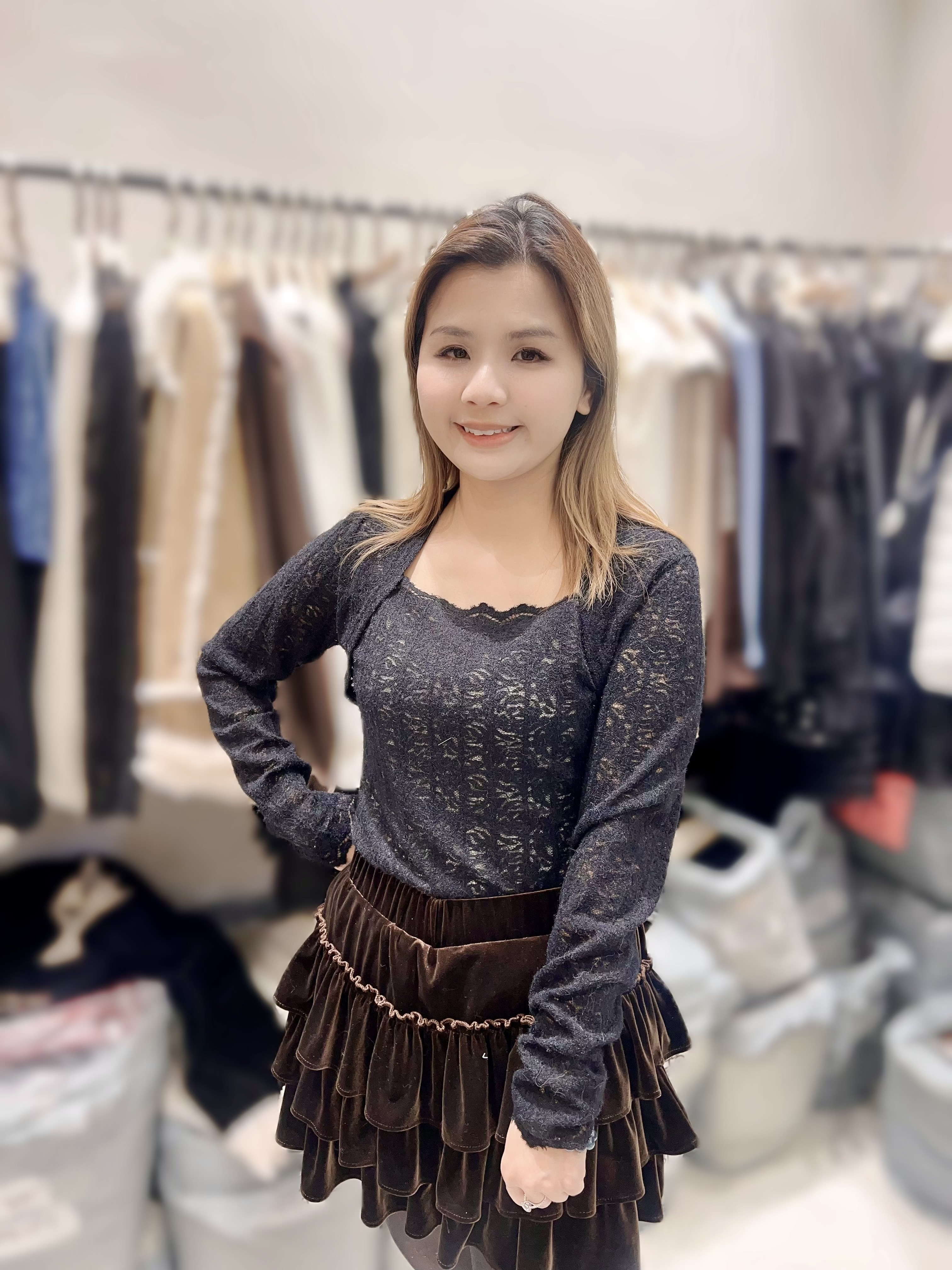 JE21   玫瑰花彈力LACE   胸 36-46  長19.5  $429 (一口價)