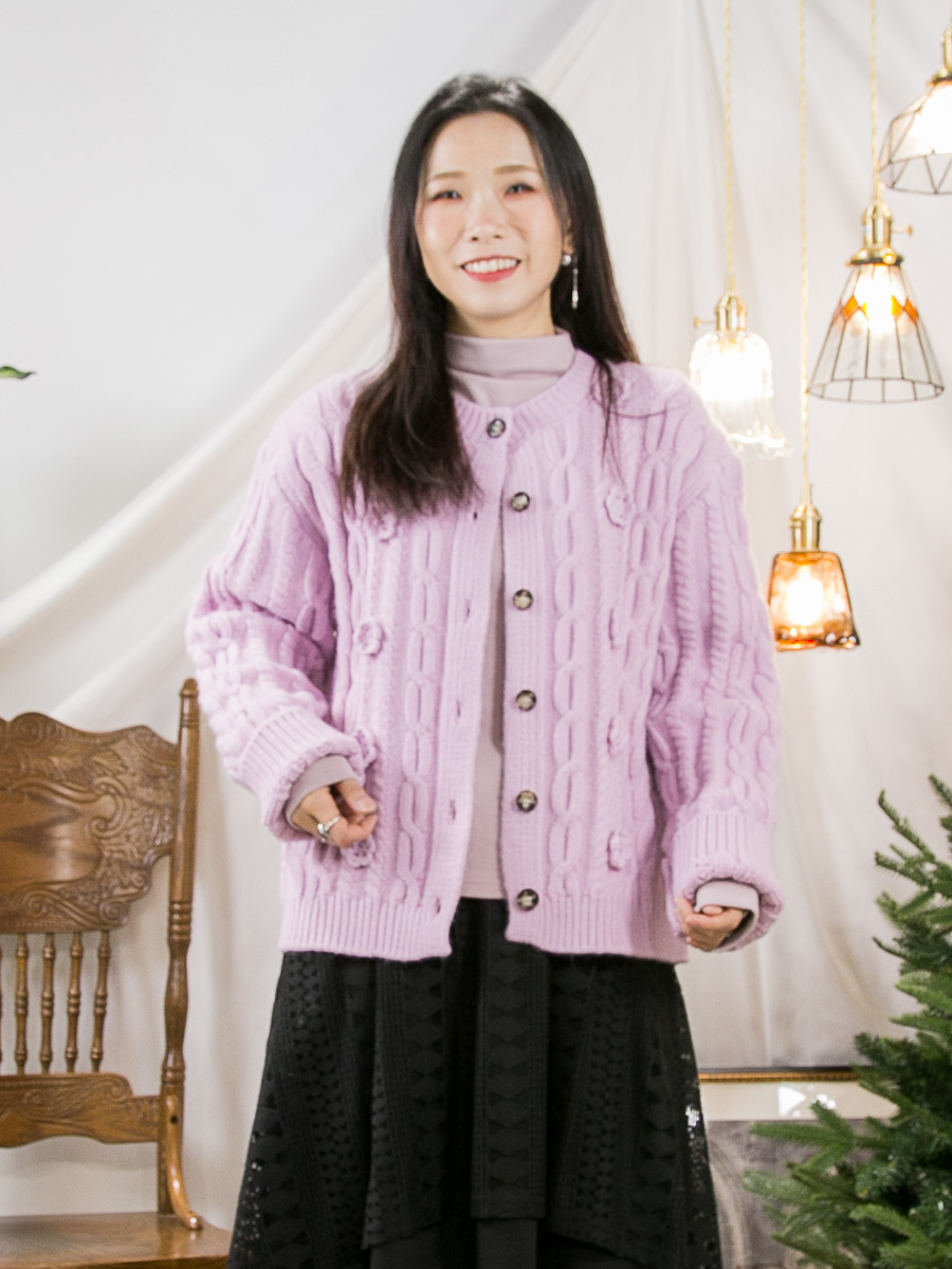 ⬇️開倉低至半價😱FINALSALE📣 全開胸扣鈕．立體花花刺繡．扭紋 毛毛冷料外套【不設退換】