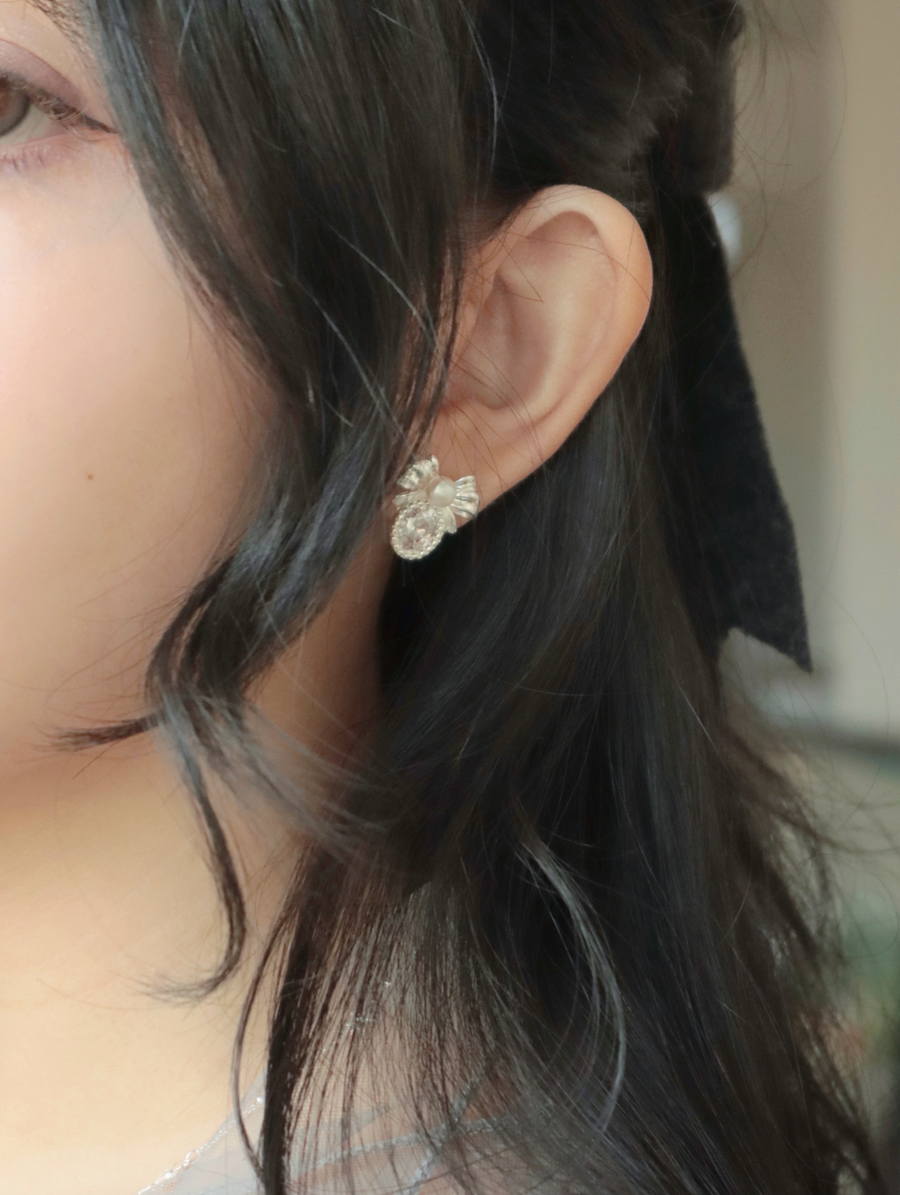 25K307 本期推薦  法式蝴蝶結珍珠水晶純銀耳環