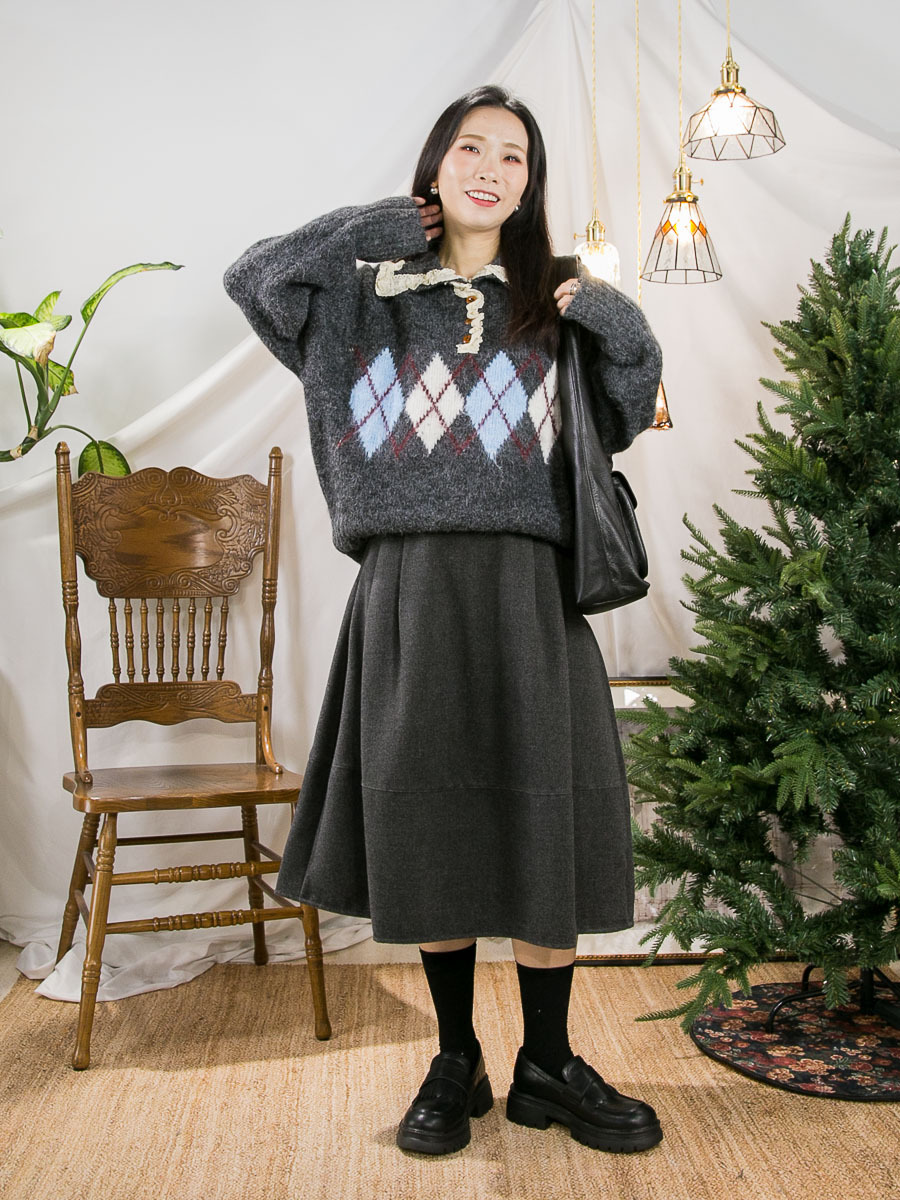 ⬇️開倉低至半價😱FINALSALE📣領位扣鈕．LACE邊．菱格PATTERN 毛毛冷料TOP 【不設退換】