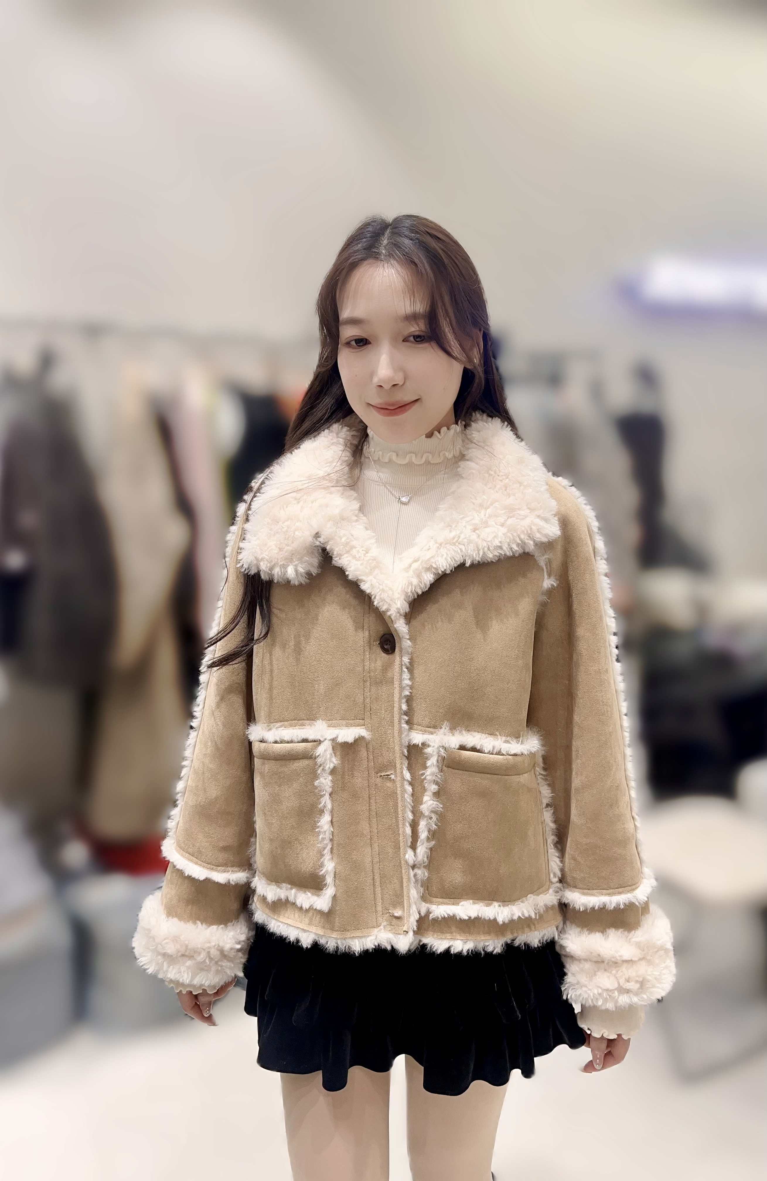 JE32  羊羔毛縷 胸56  長23   $939 (一口價) 20%羊毛