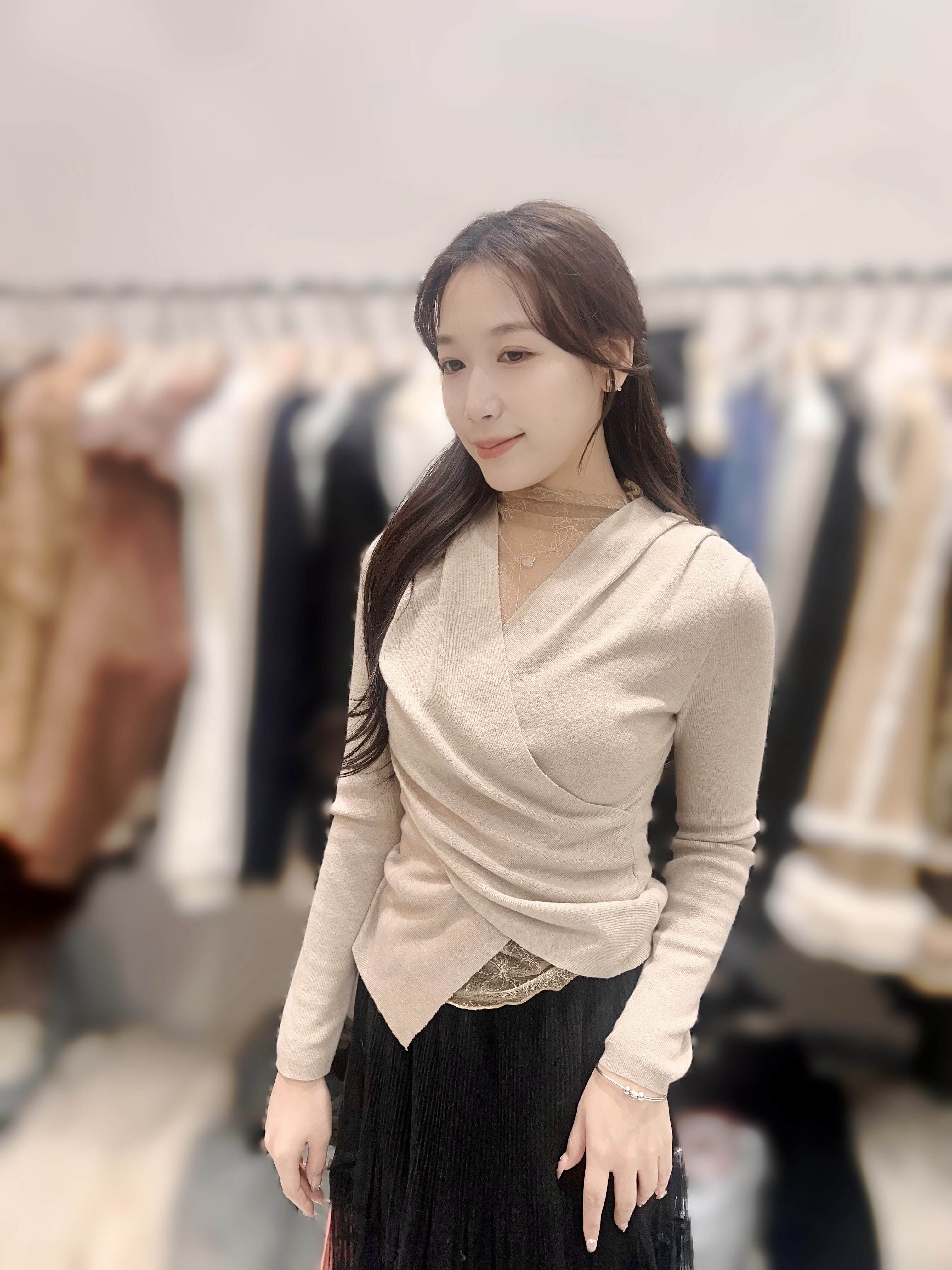 JE22    氣質LACE  羊毛30% 胸 34-46  長21    $539 (一口價)