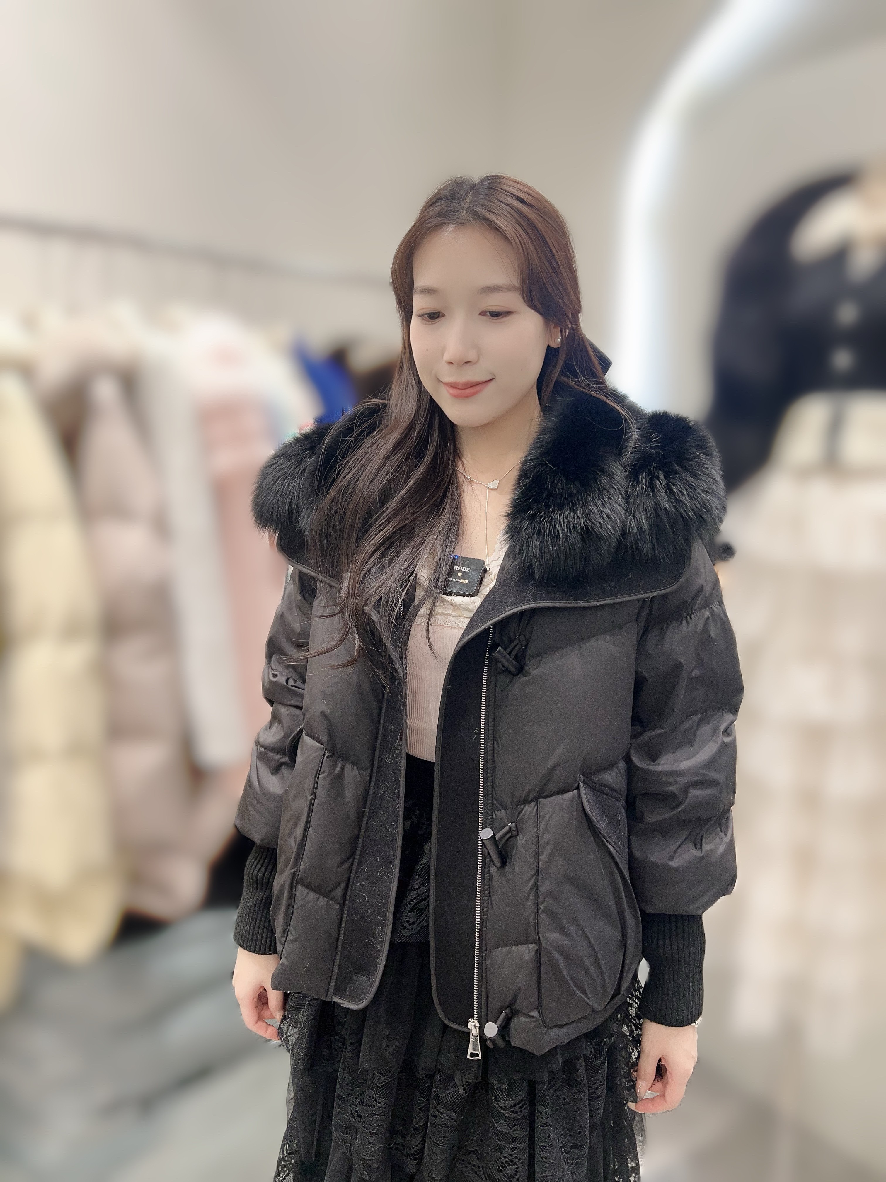 AW52  高級毛毛鴨羽絨90%     胸54   長25.5    $1599 (一口價)