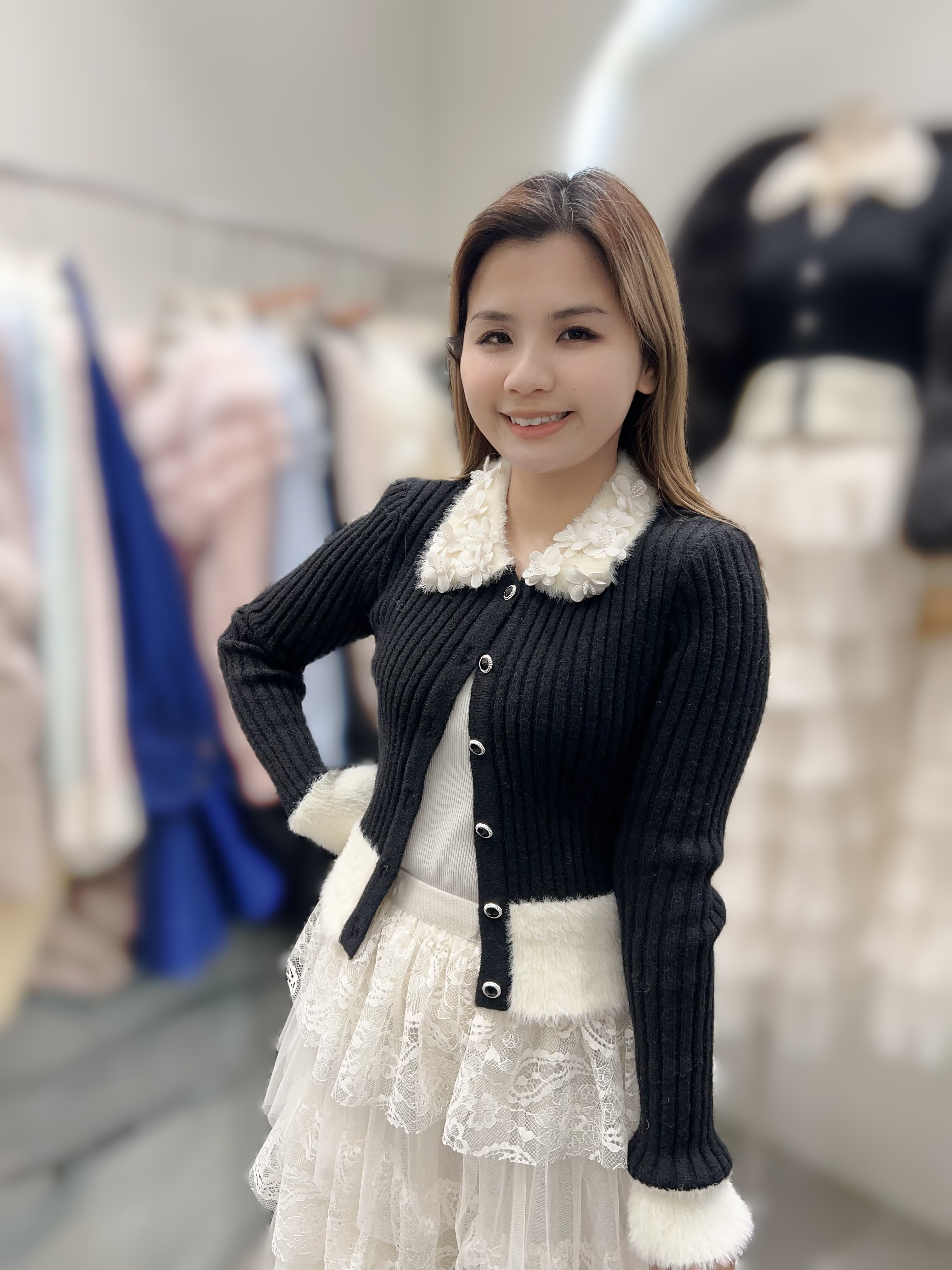 AW44  胸32 -50   長18   $639 (一口價) 羊毛10%