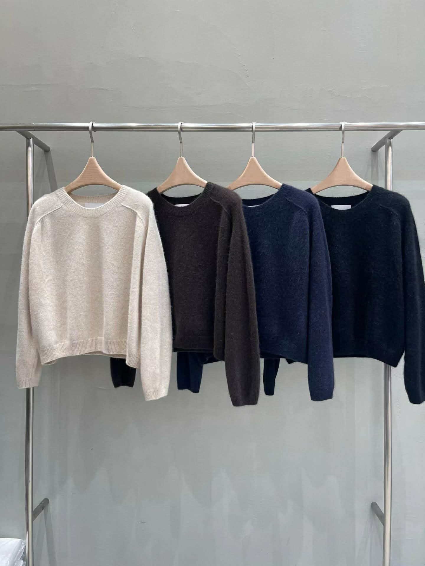 FN15 浣熊狐狸毛圓領毛衣