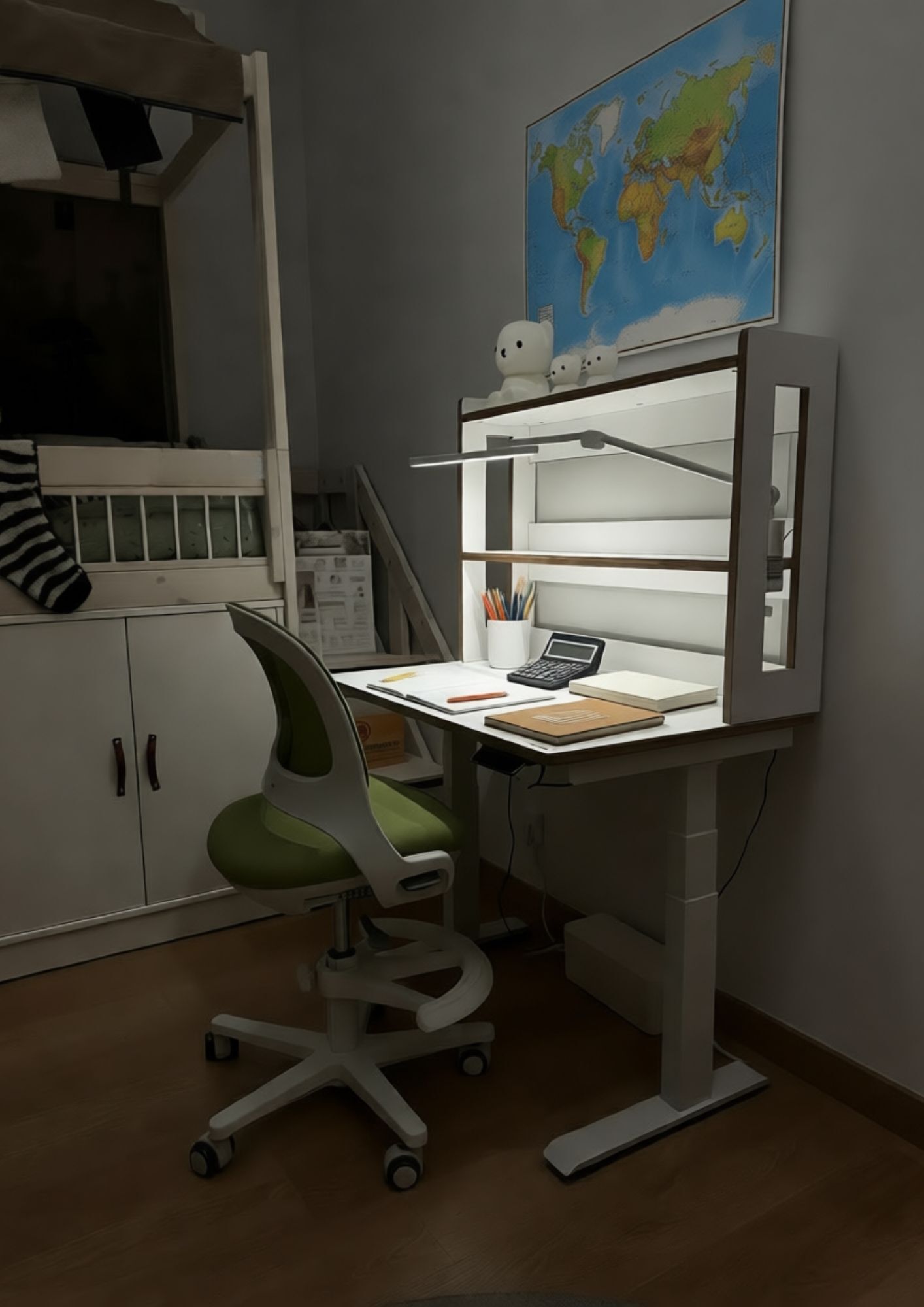 LUMO Desk Lamp - White