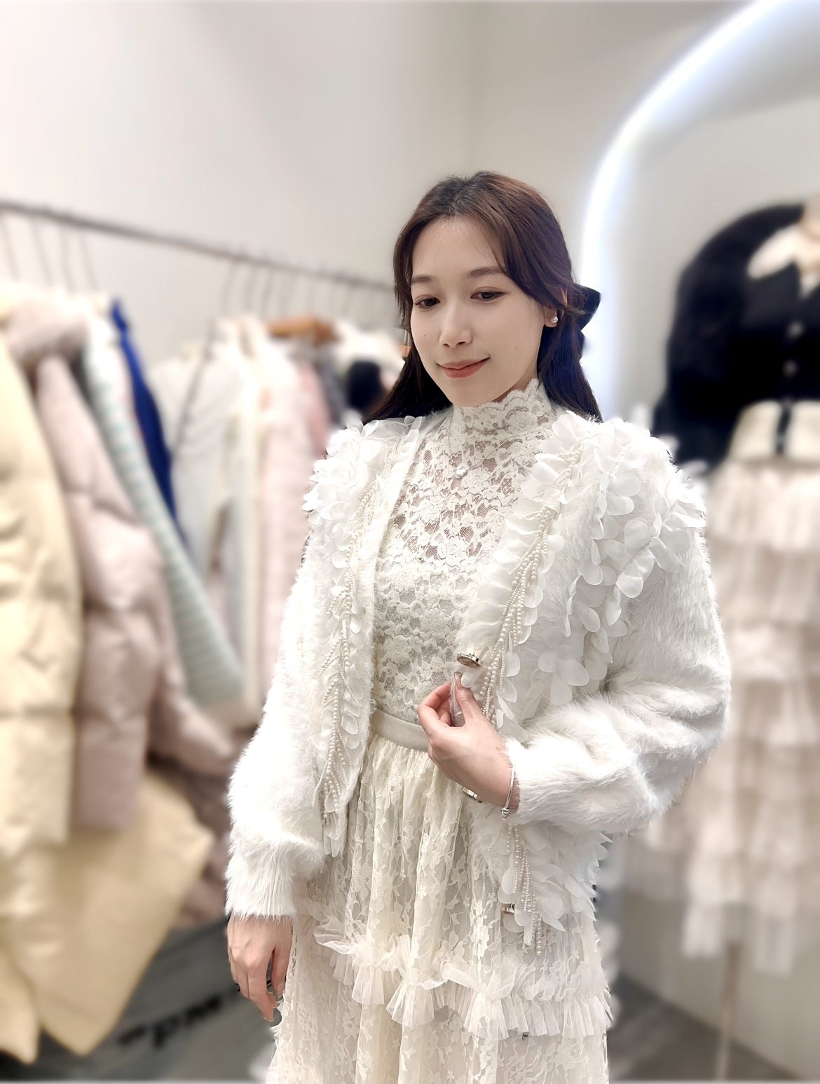 AW67  開胸珠珠水刁毛外套  胸 50 長22   $599 (一口價)