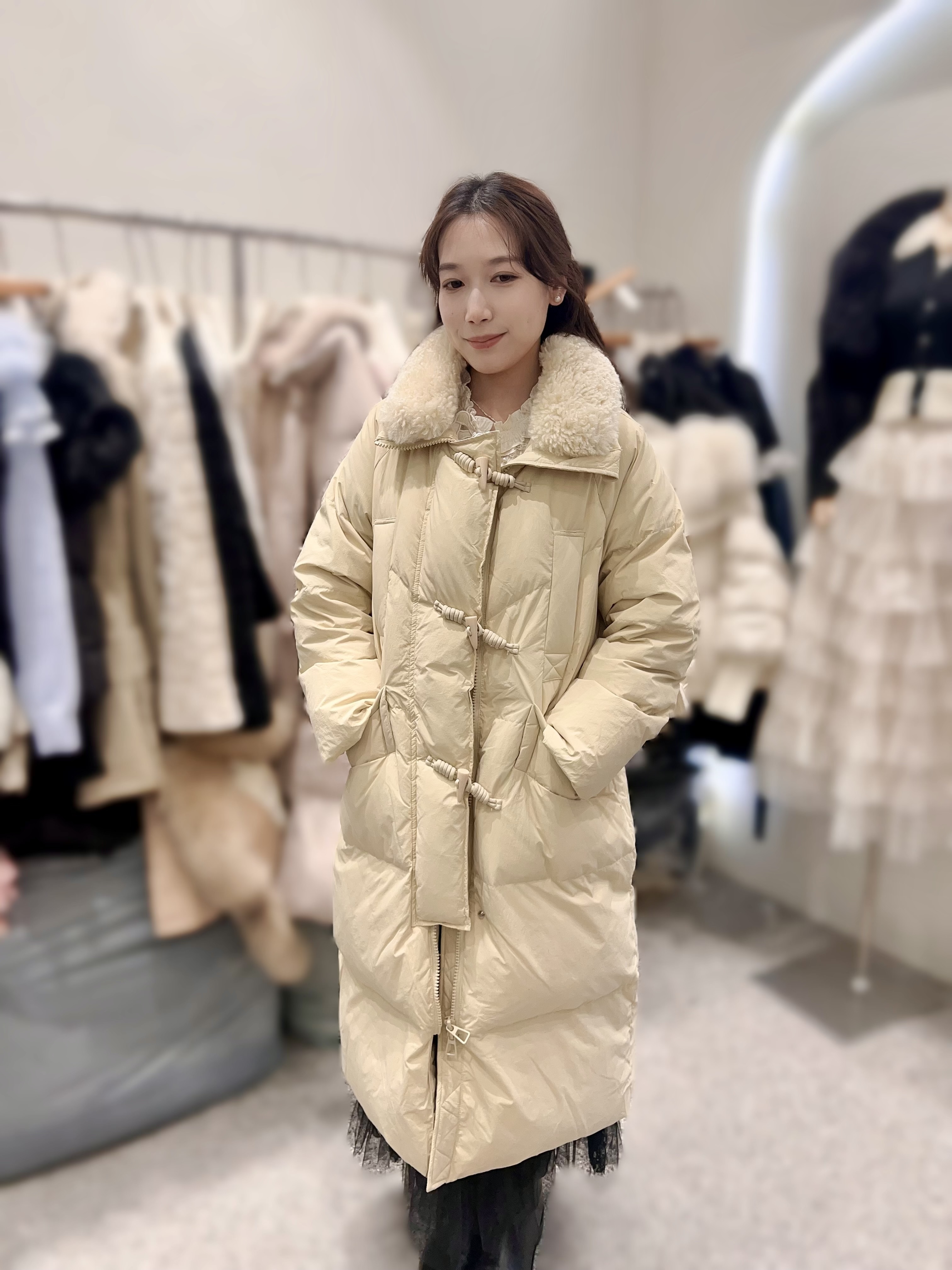 AW53  毛毛長鴨羽絨    胸 50  長 43 .5  $1299 (一口價)  鴨羽絨90%