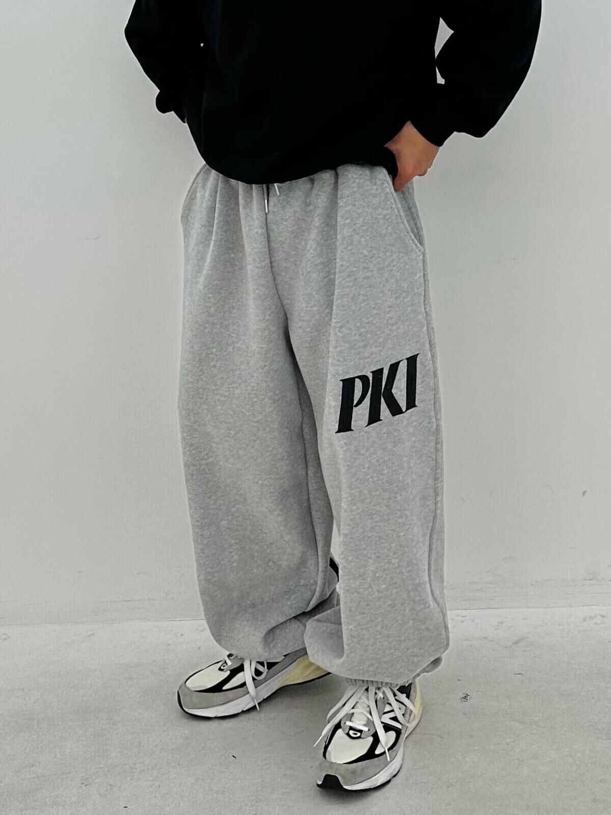 英文字束腳運動褲(薄抓毛底) P3228