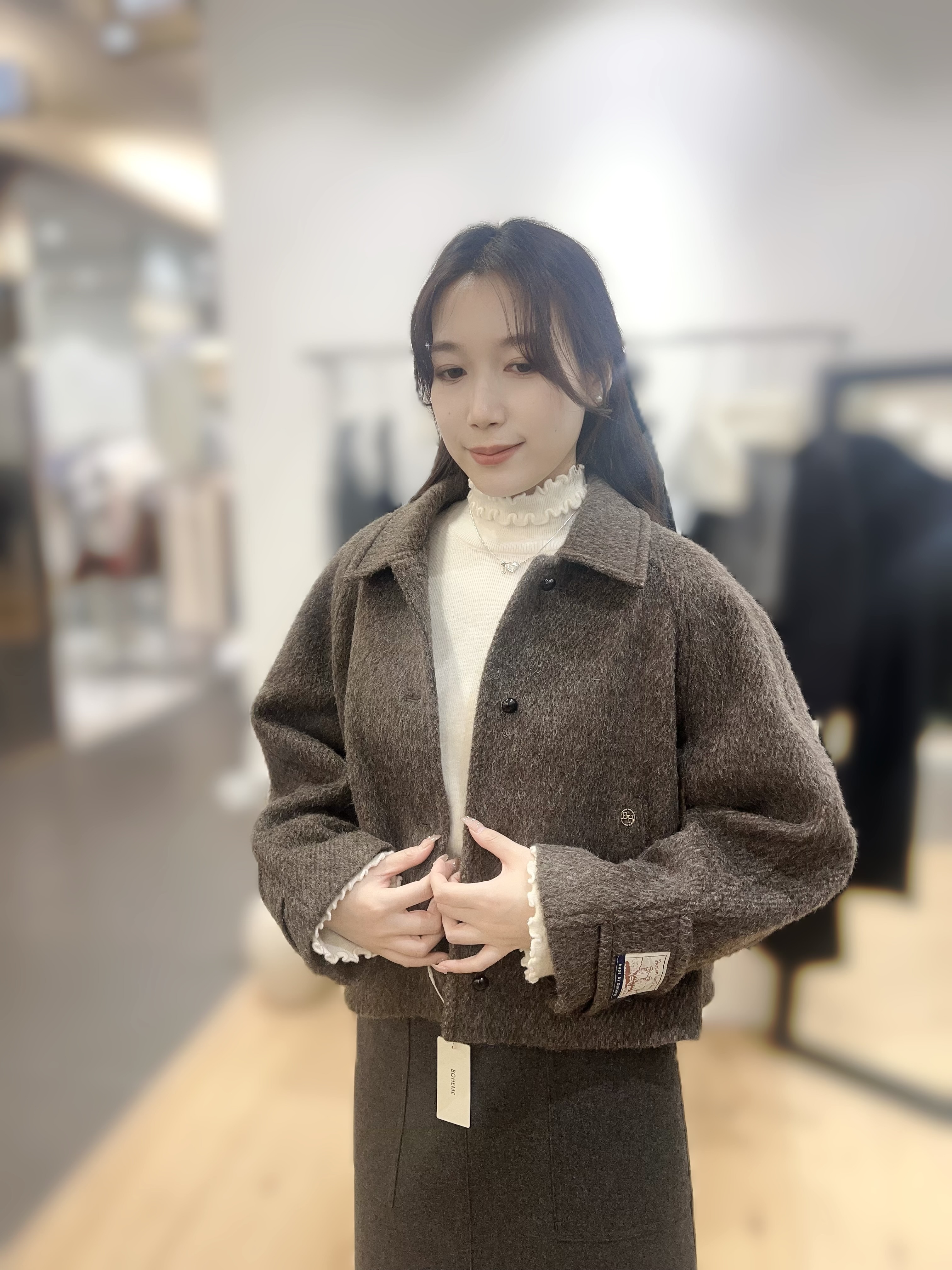 BZ05  胸 48  長 21  $1399 (一口價)。100 ％羊毛