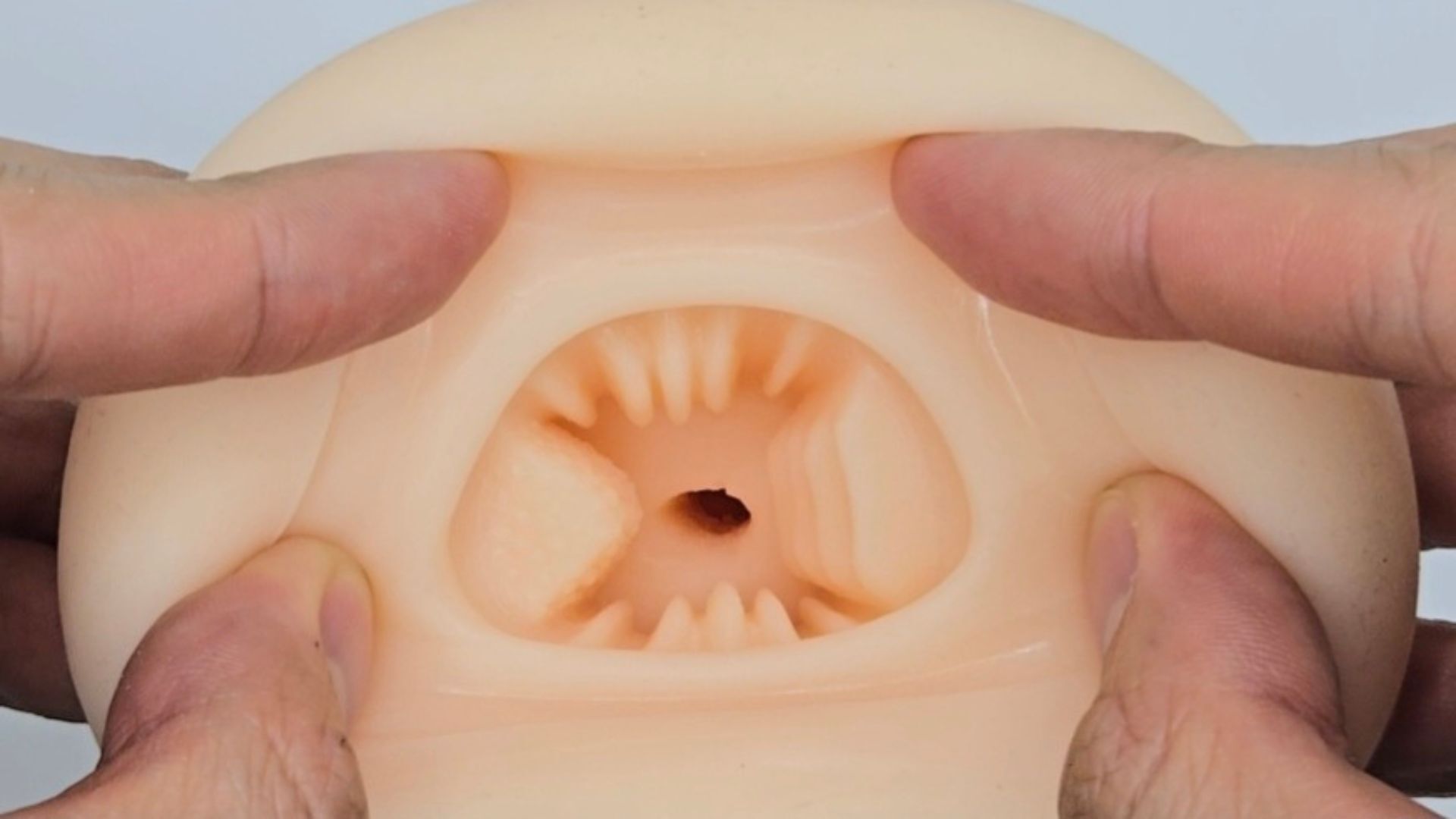 Toy's Heart R-20 第四代飛機杯洞口