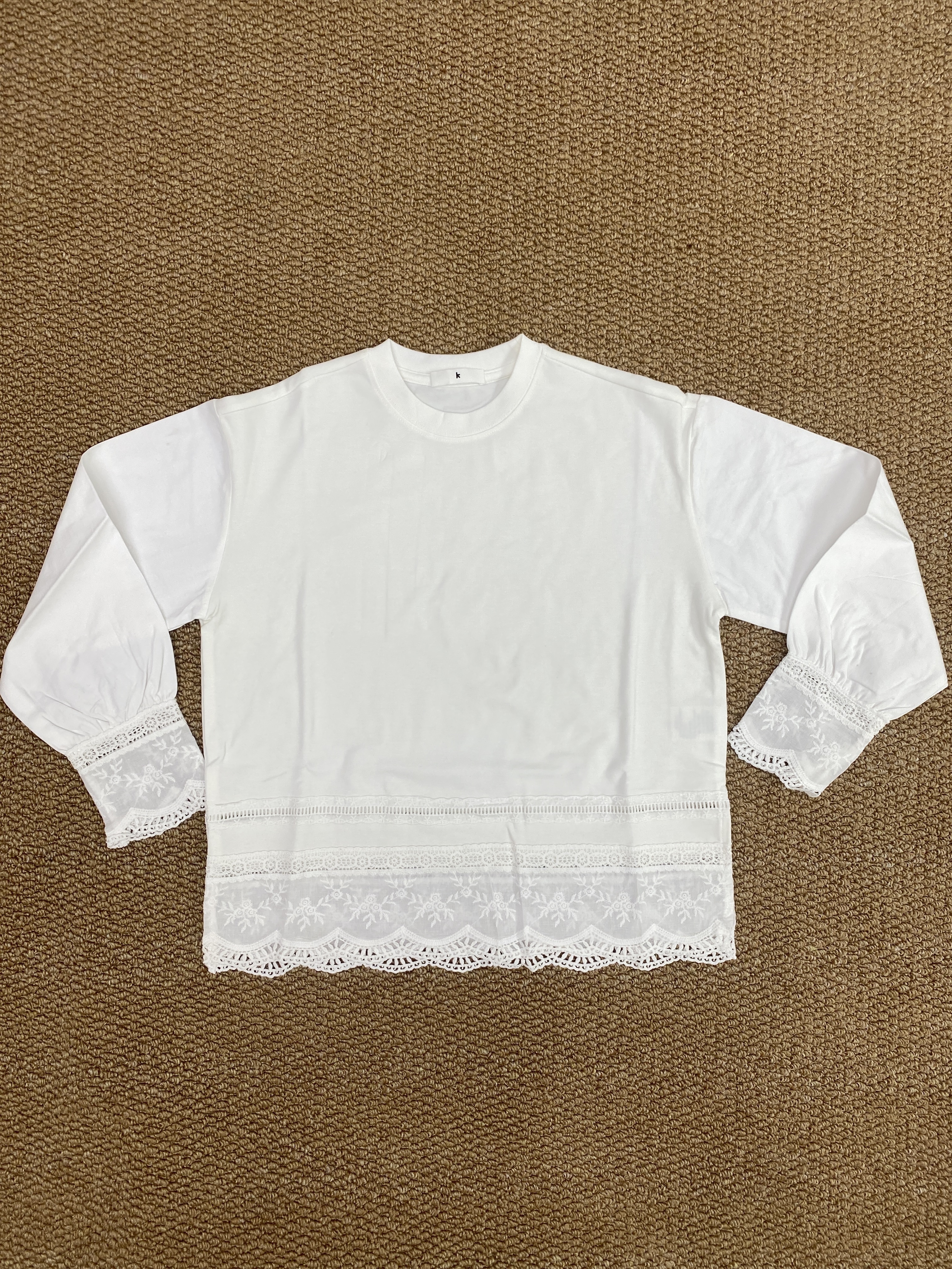 A03834拼接花邊內裏磨毛上衣