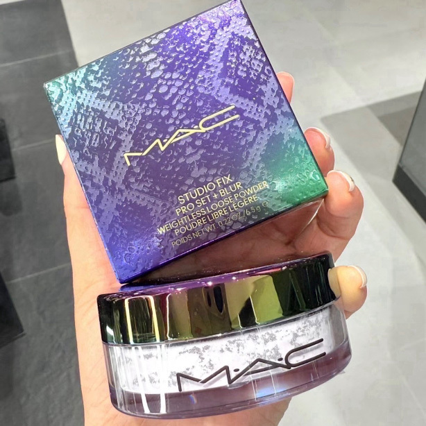 M.A.C 絕絕紫超持妝輕透濾鏡蜜粉 6.5g - 蛇來運轉限量版