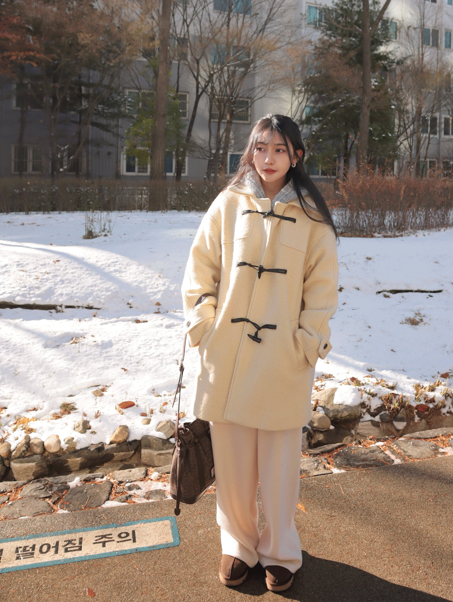 25K102 許願清單 羔羊毛牛角釦中長板羊毛大衣