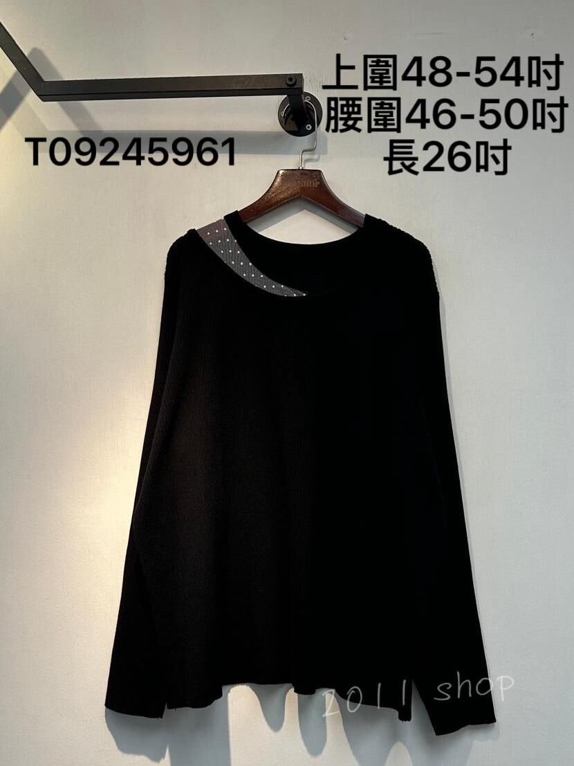 *不設優惠* 暗紋鏤空波點TOP  上圍48-54吋  腰圍46-50吋 長26吋  T09245961