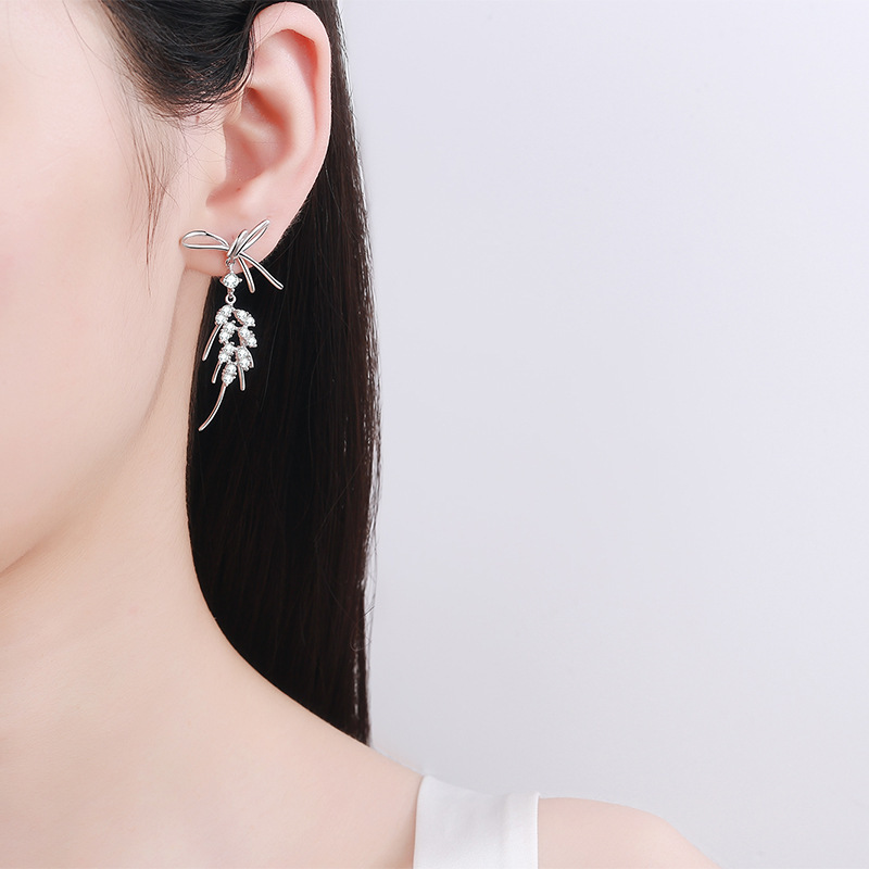 莫桑鑽蝴蝶結長款耳環       E1.04C021