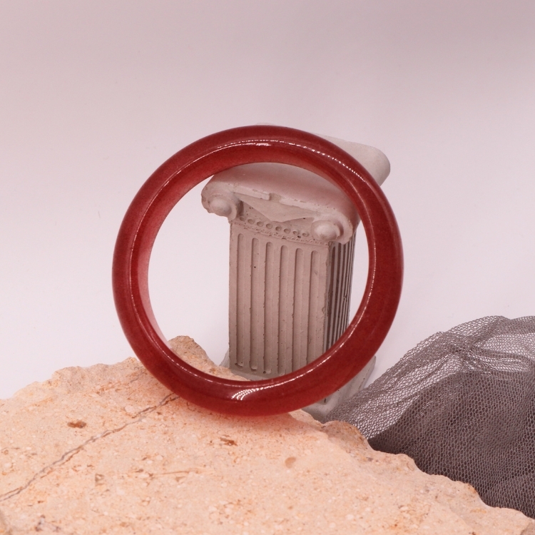 【天然石水晶手鐲】圈口尺寸58～59 老礦鴿血紅草莓晶