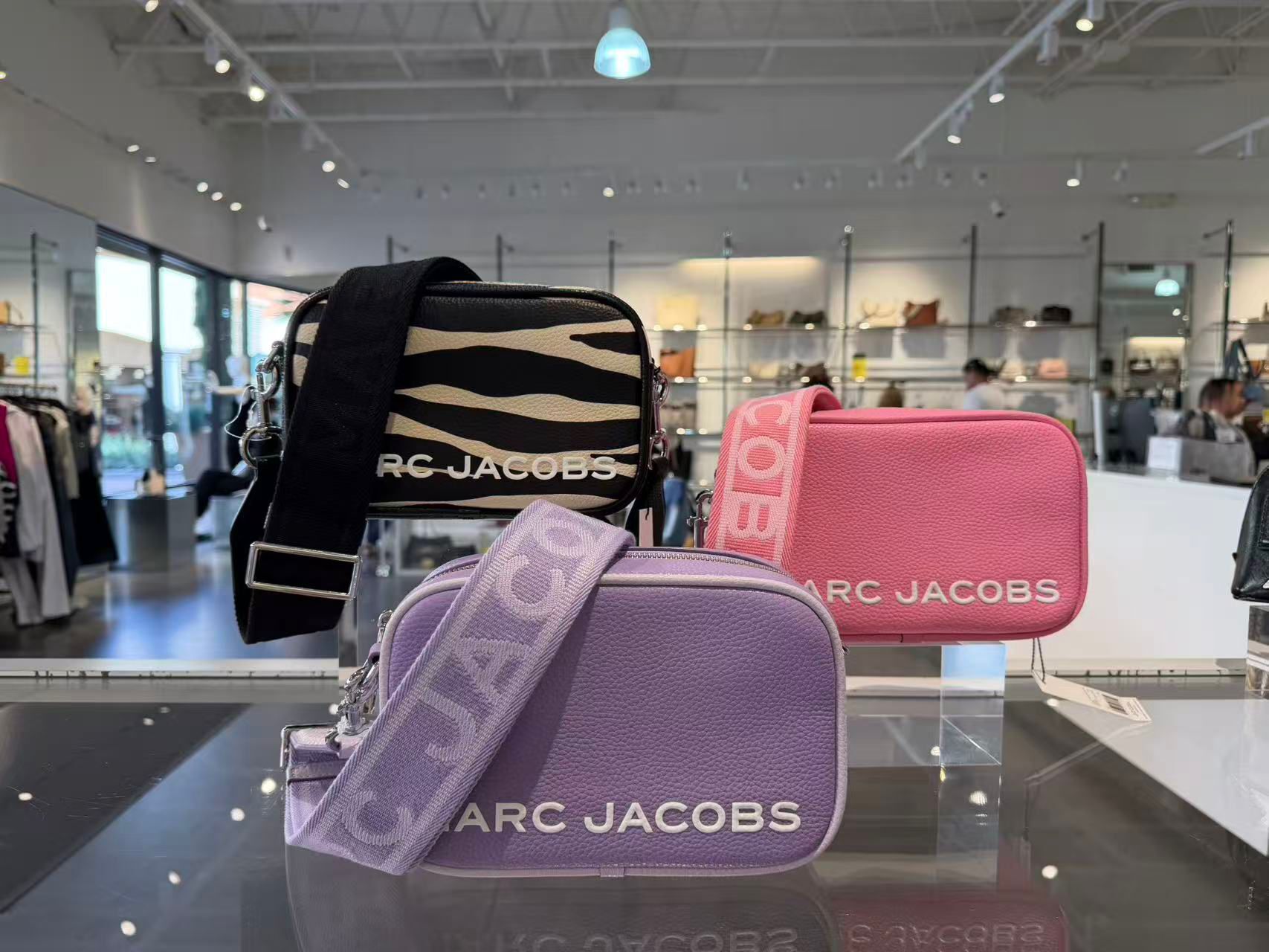 【預購】Q121809 Marc Jacobs 相機包