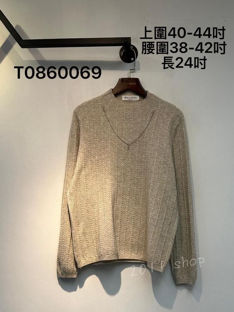 *不設優惠* 韓國高領暗紋頸鏈設計TOP  上圍40-44吋  腰圍38-42吋 長24吋  T0860069