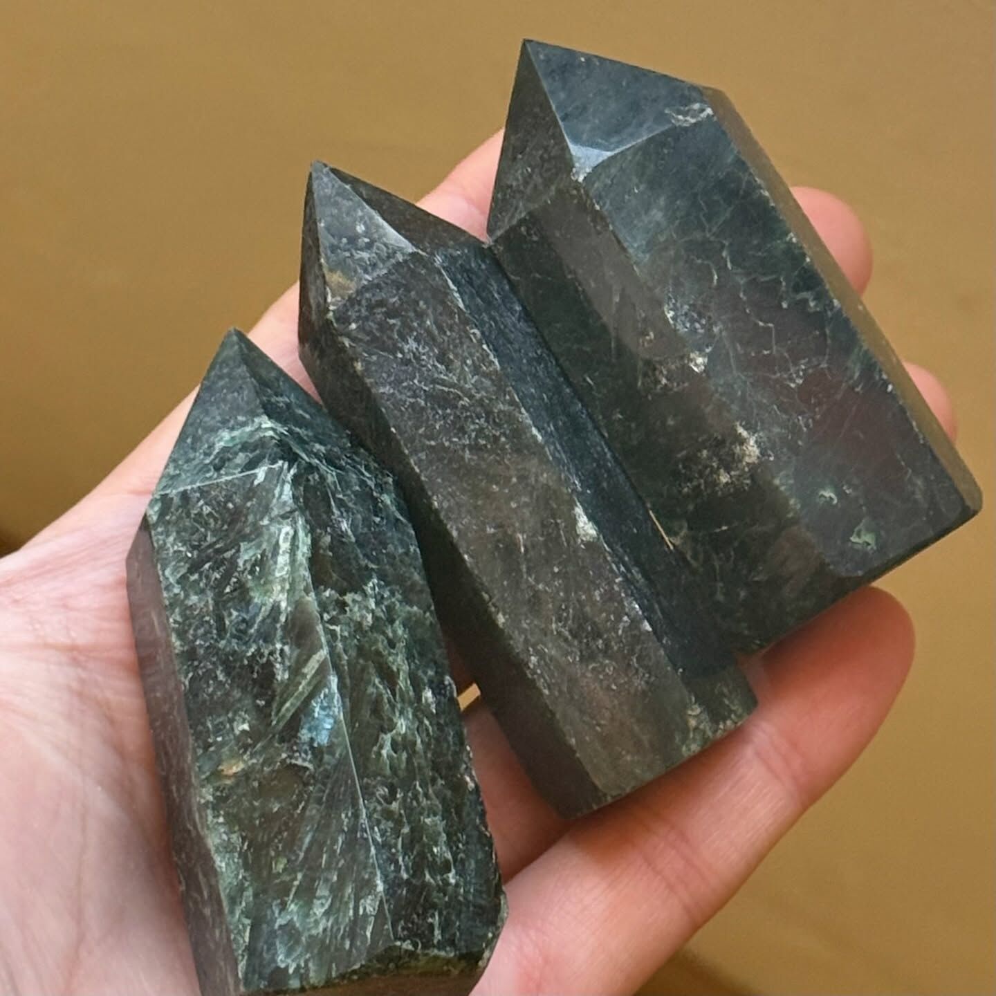 [原石] 綠龍晶 水晶柱 普通等級