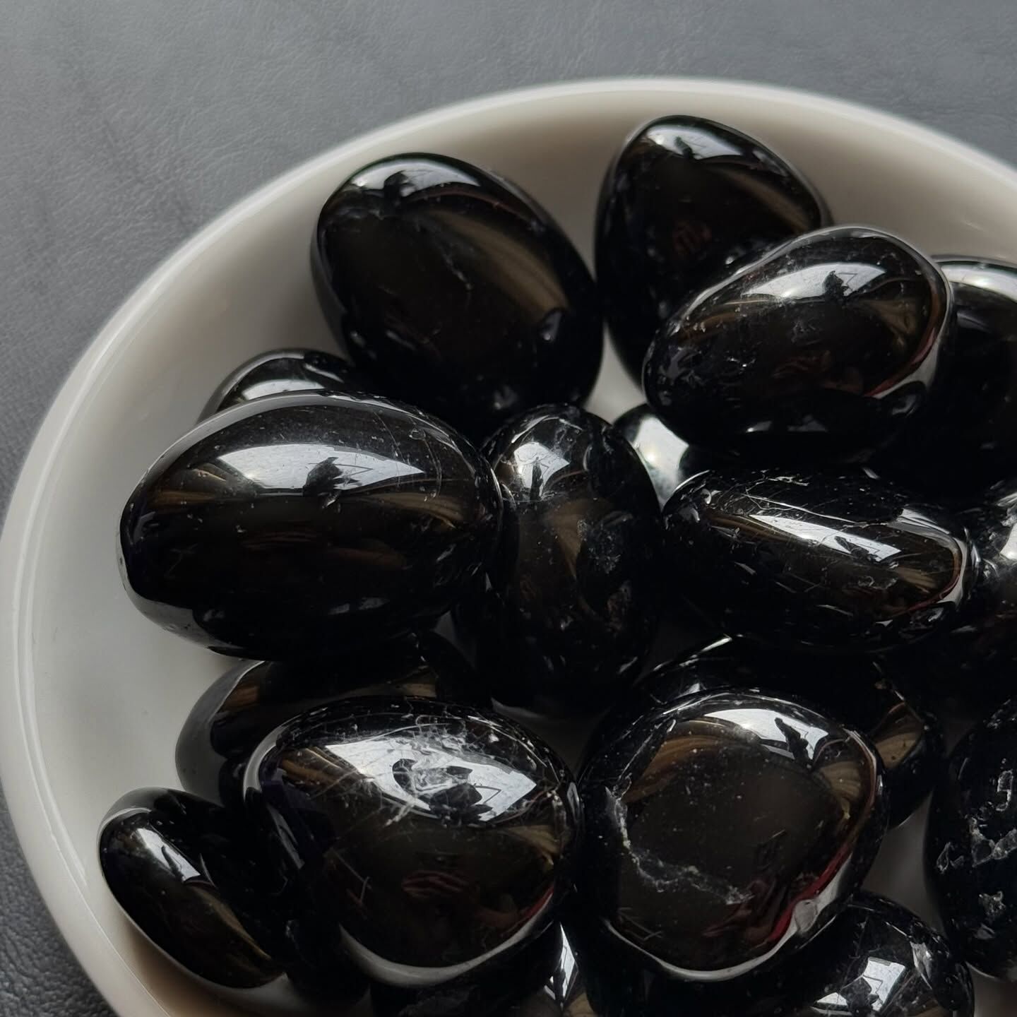 [原石] 巴西黑碧璽 滾石