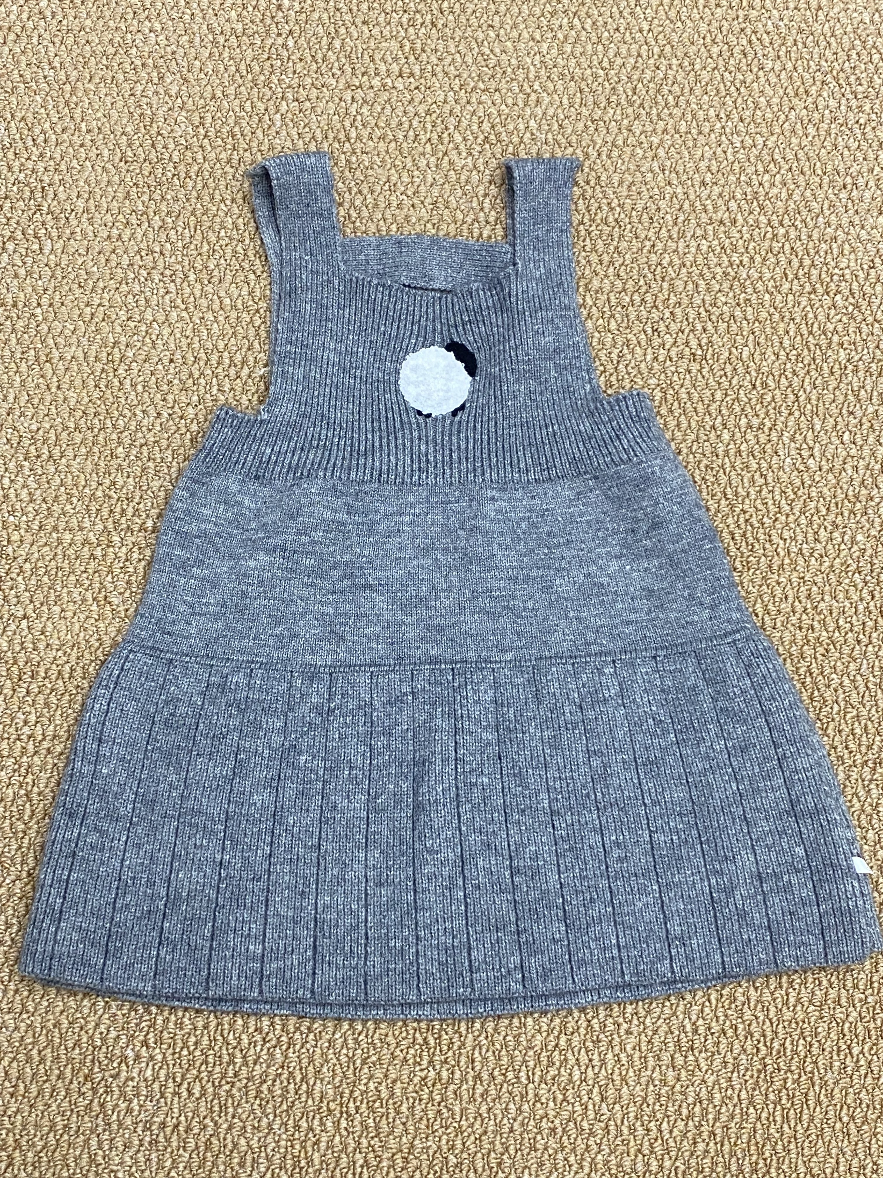 A03897白雪球造型針織吊帶裙