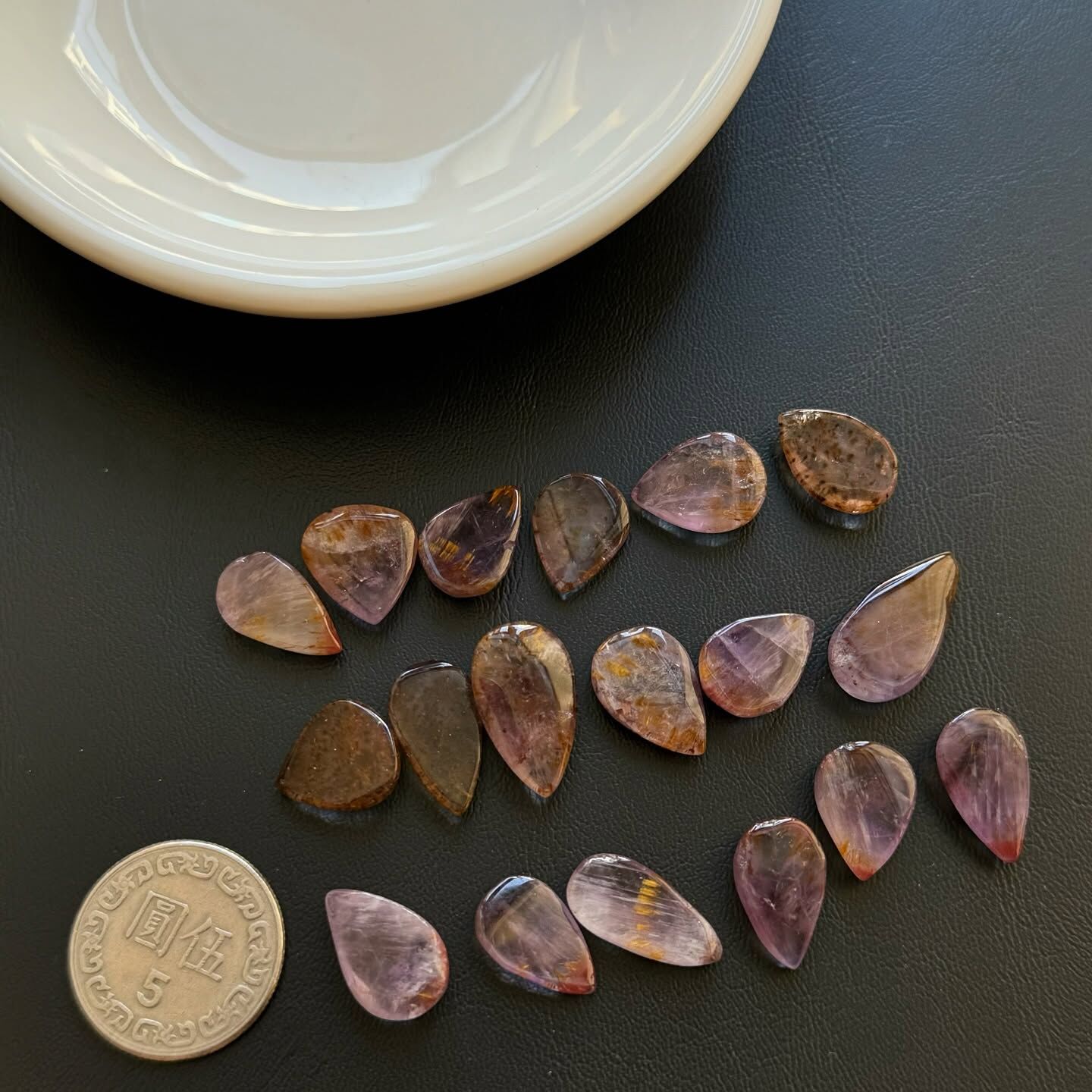 [原石] 紫晶黃磷鐵礦 水晶蛋面