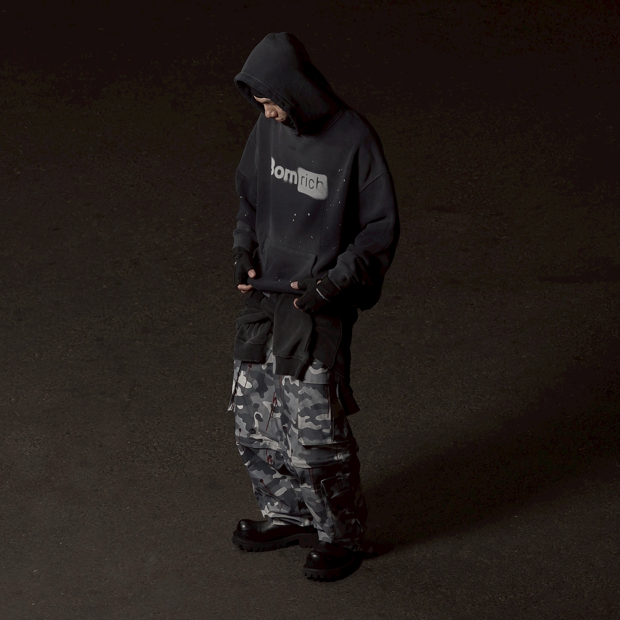 Bornrich 漸變模糊經典LOGO帽T