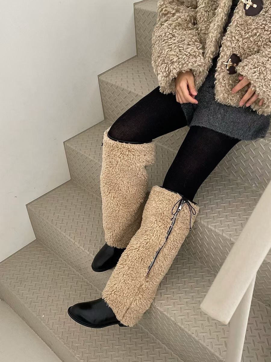 時髦感QQ毛/PU皮革假褲管造型襪套 / 2色