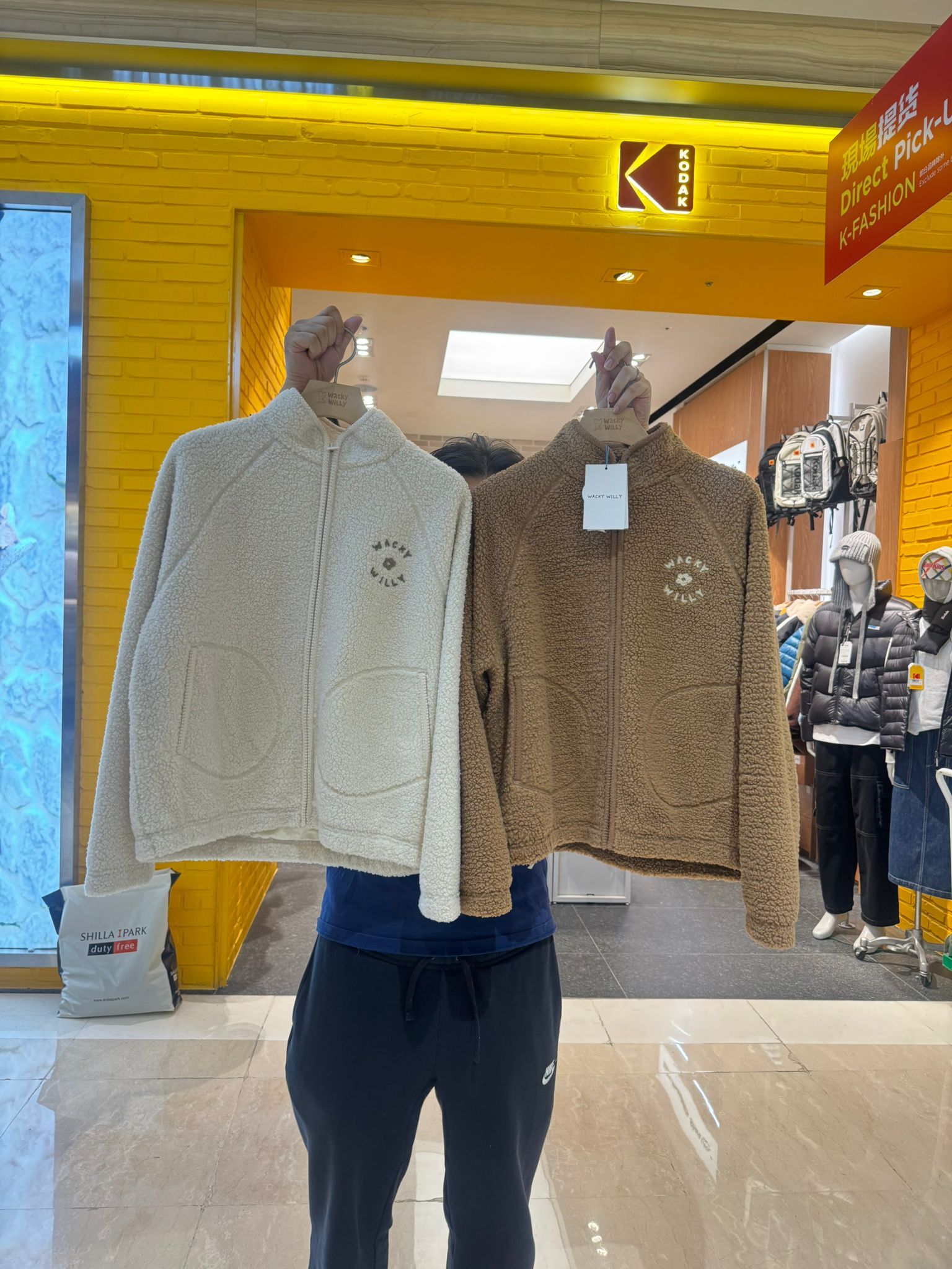 WA19 S:51/23 M:52/23.5 $499