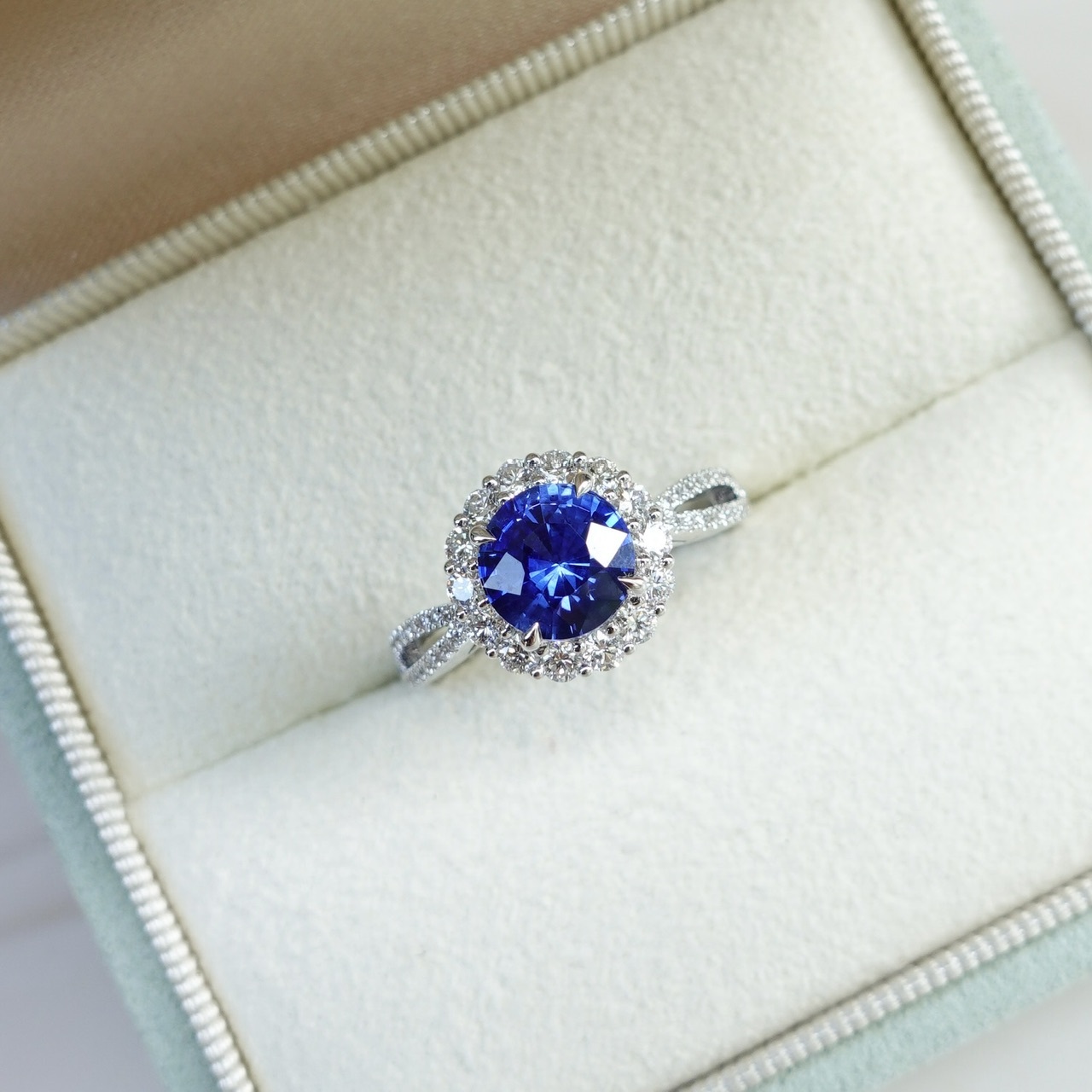 1.62ct天然矢車菊藍藍寶石鑽石18K金戒指 - 配寶石鑑定證書