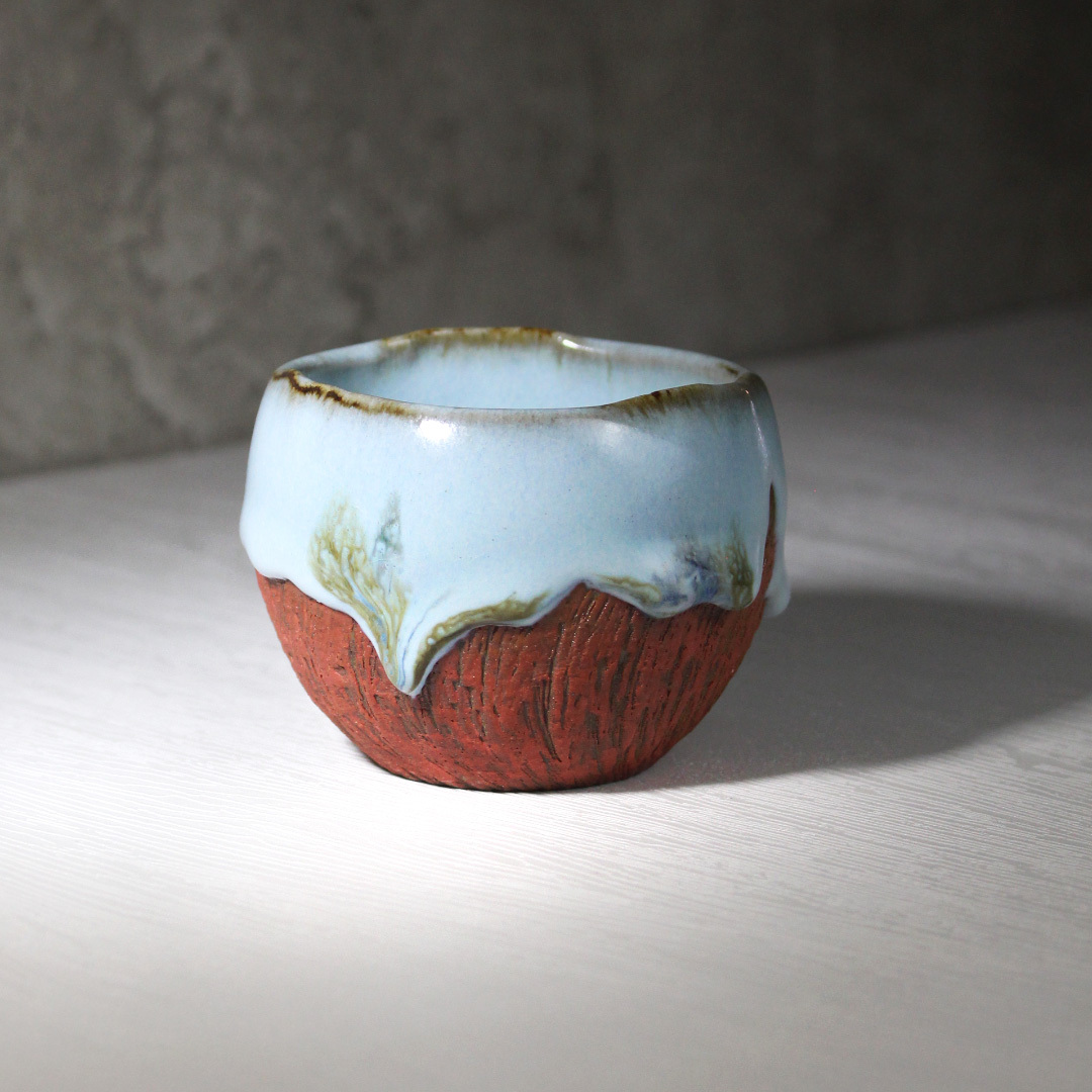 青瓷飄釉赤紋主人杯