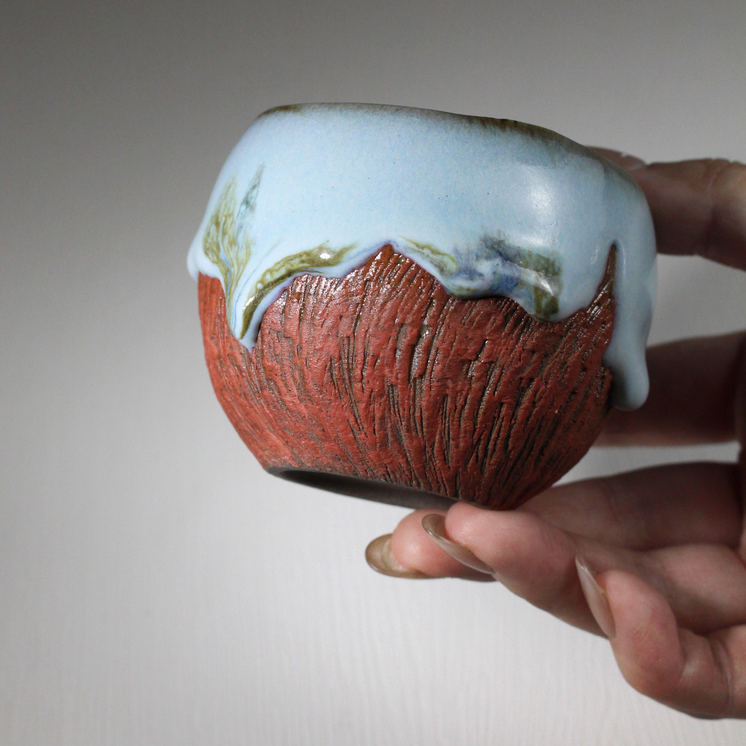 青瓷飄釉赤紋主人杯