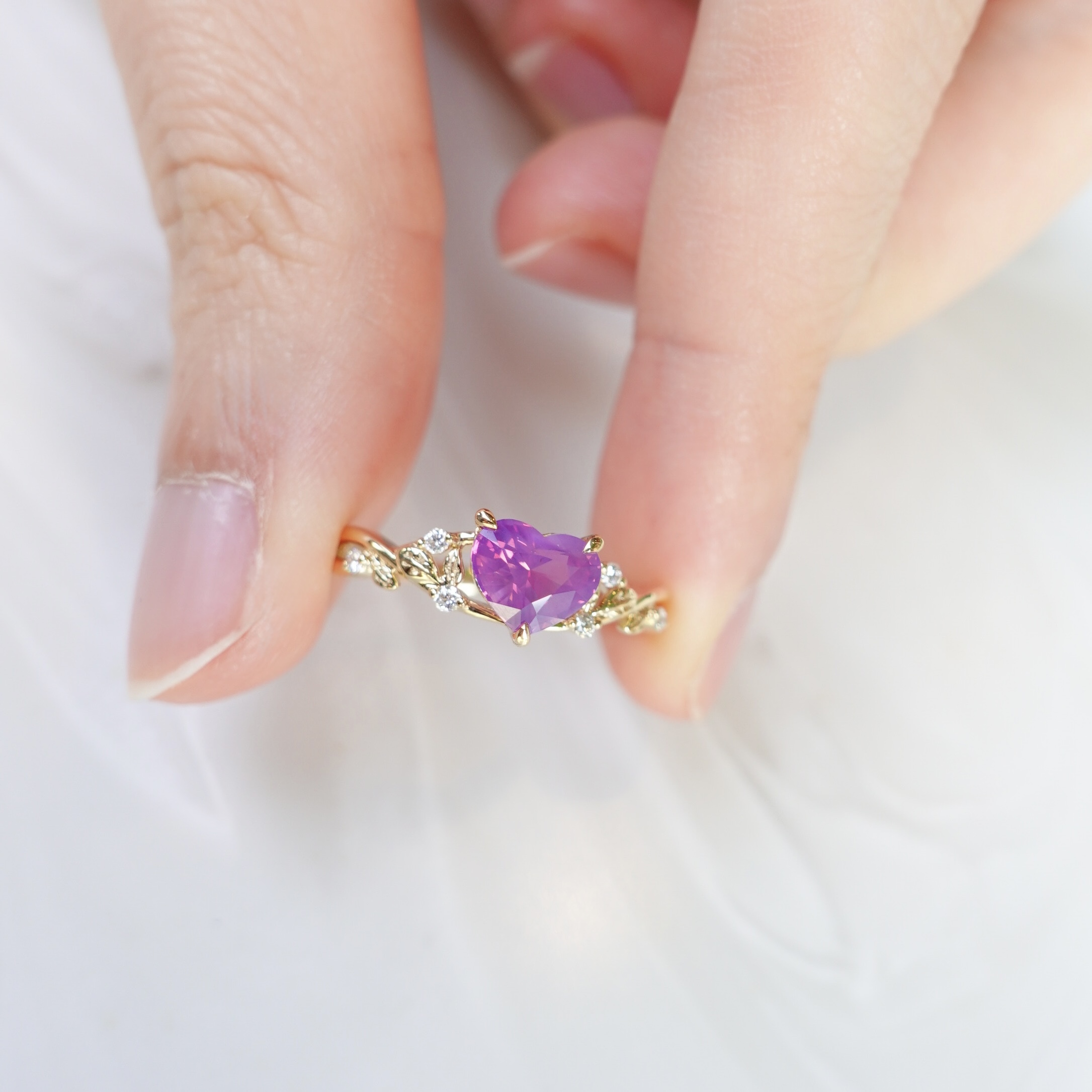 夢幻色系 - 18K黃金天然無燒夢幻精靈粉紫色藍寶石鑽石戒指 - 心形 (帶證書)