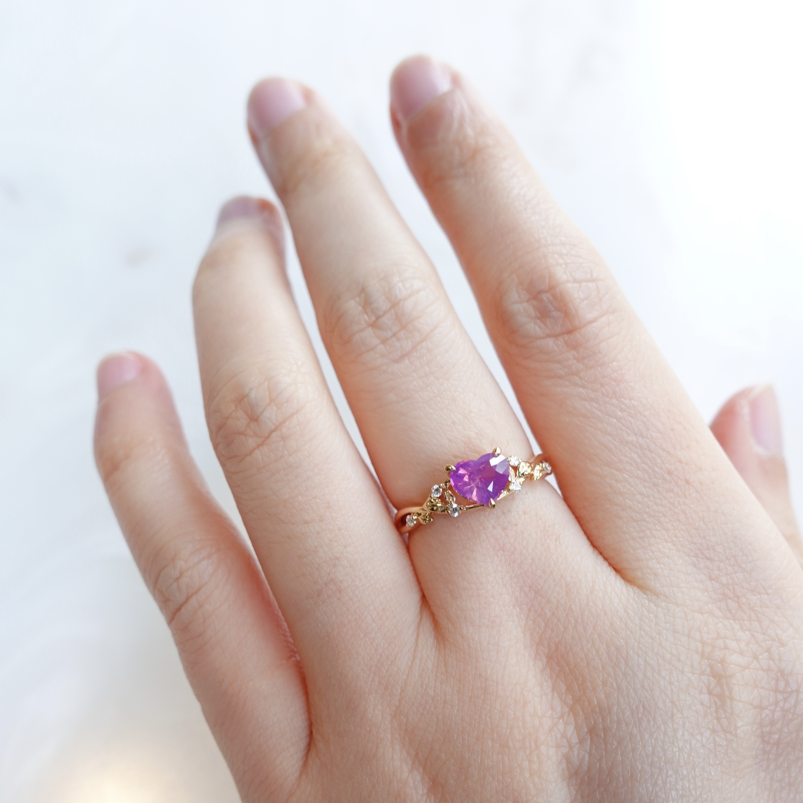 夢幻色系 - 18K黃金天然無燒夢幻精靈粉紫色藍寶石鑽石戒指 - 心形 (帶證書)