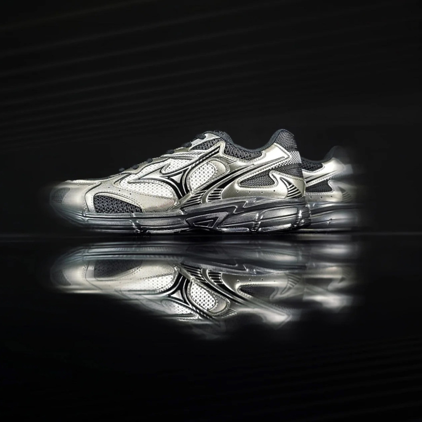 美津濃MIZUNO Speed 2K 液態銀黑未來金屬感Y2K 男女同款復古慢跑休閒鞋
