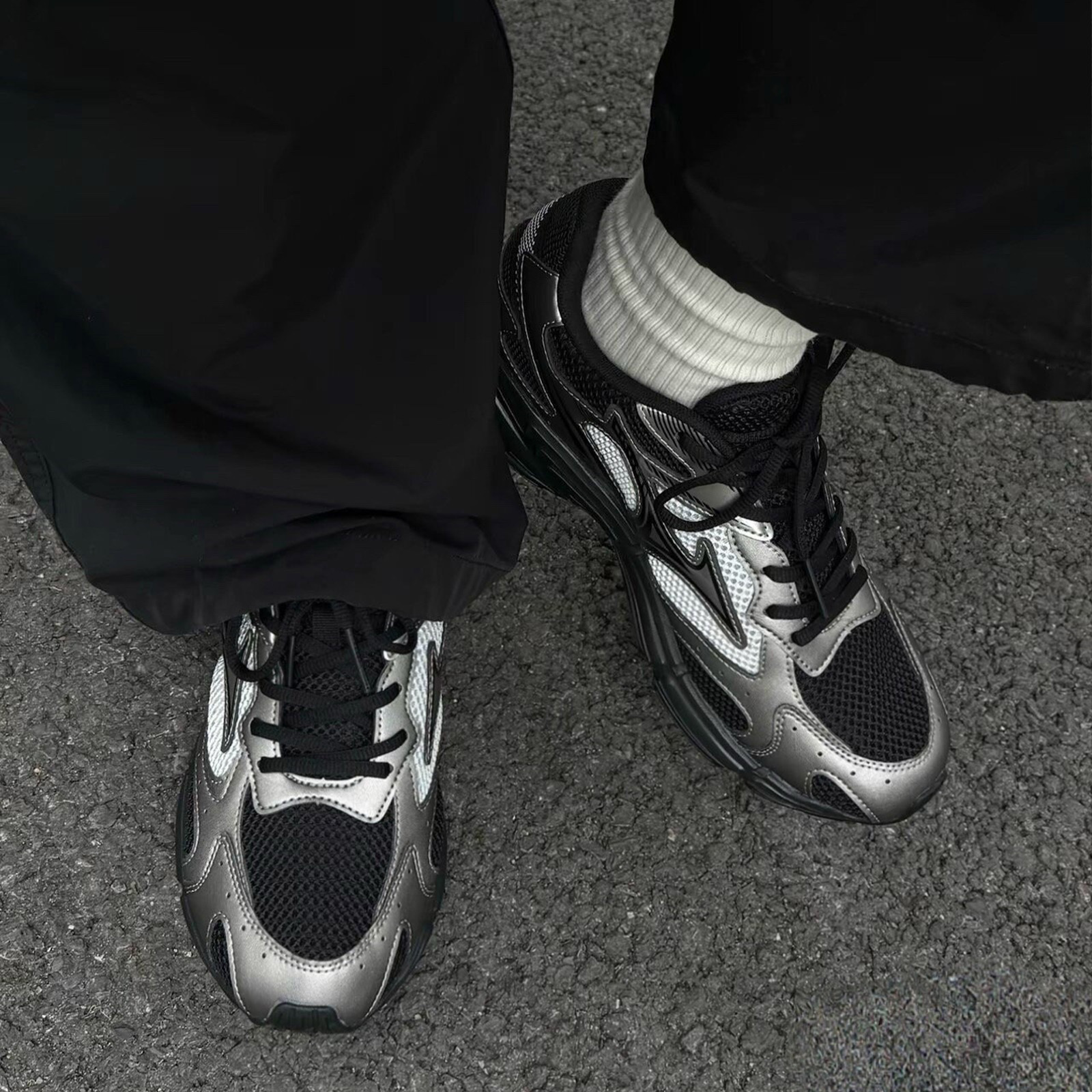 美津濃 MIZUNO Speed 2K 液態銀黑 未來金屬感 Y2K 男女同款 復古慢跑休閒鞋 D1GH252908