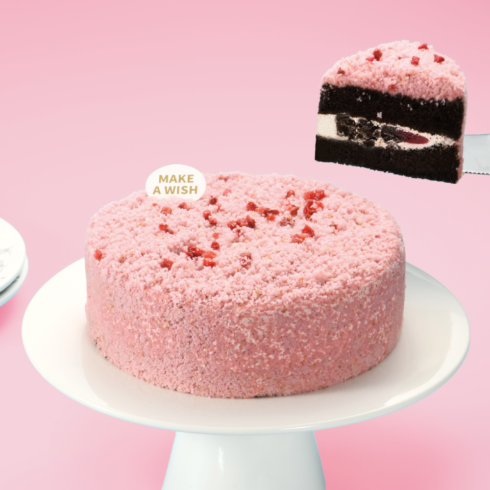 cookies&strawberries cream cake