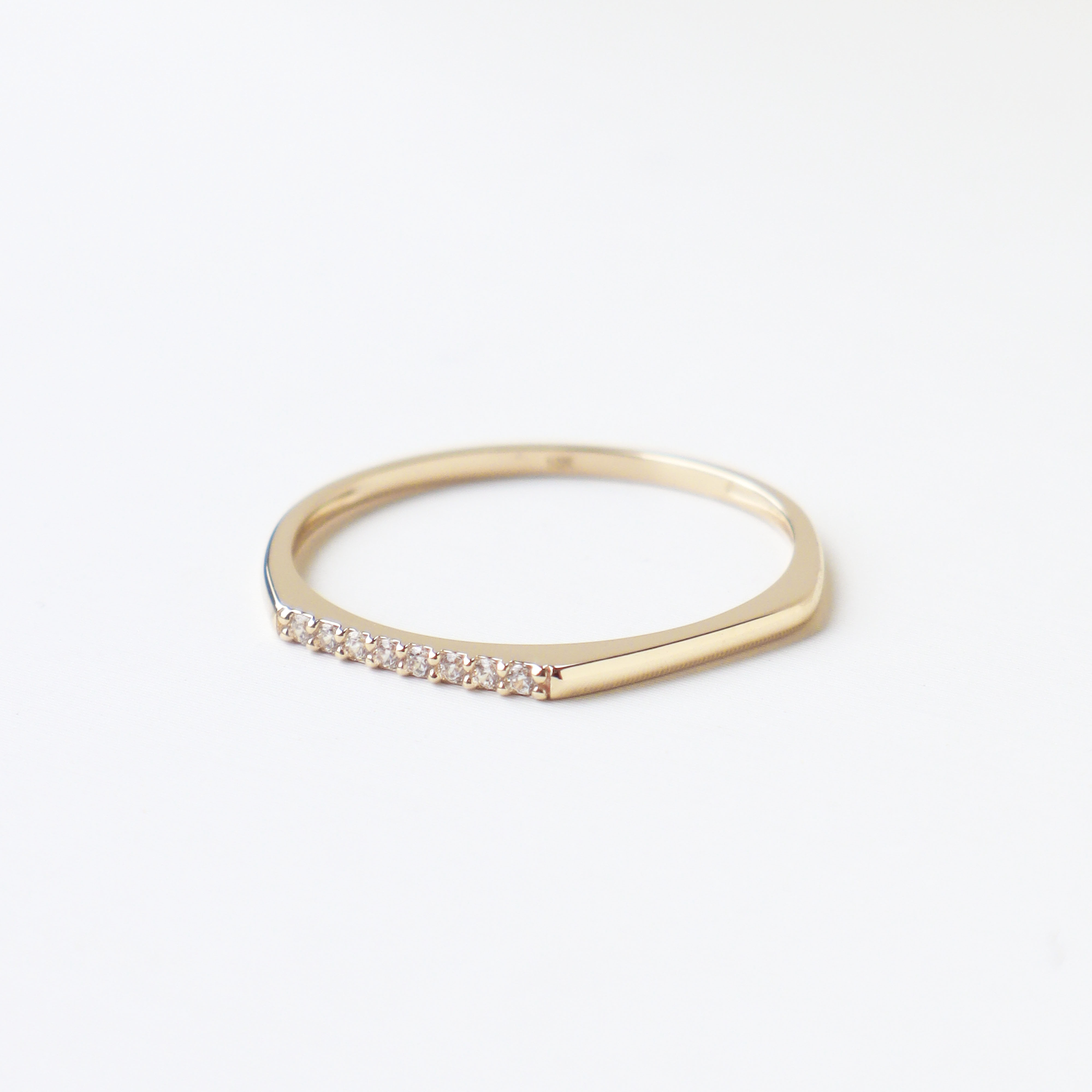 10K/簡約不對稱排鑽戒指