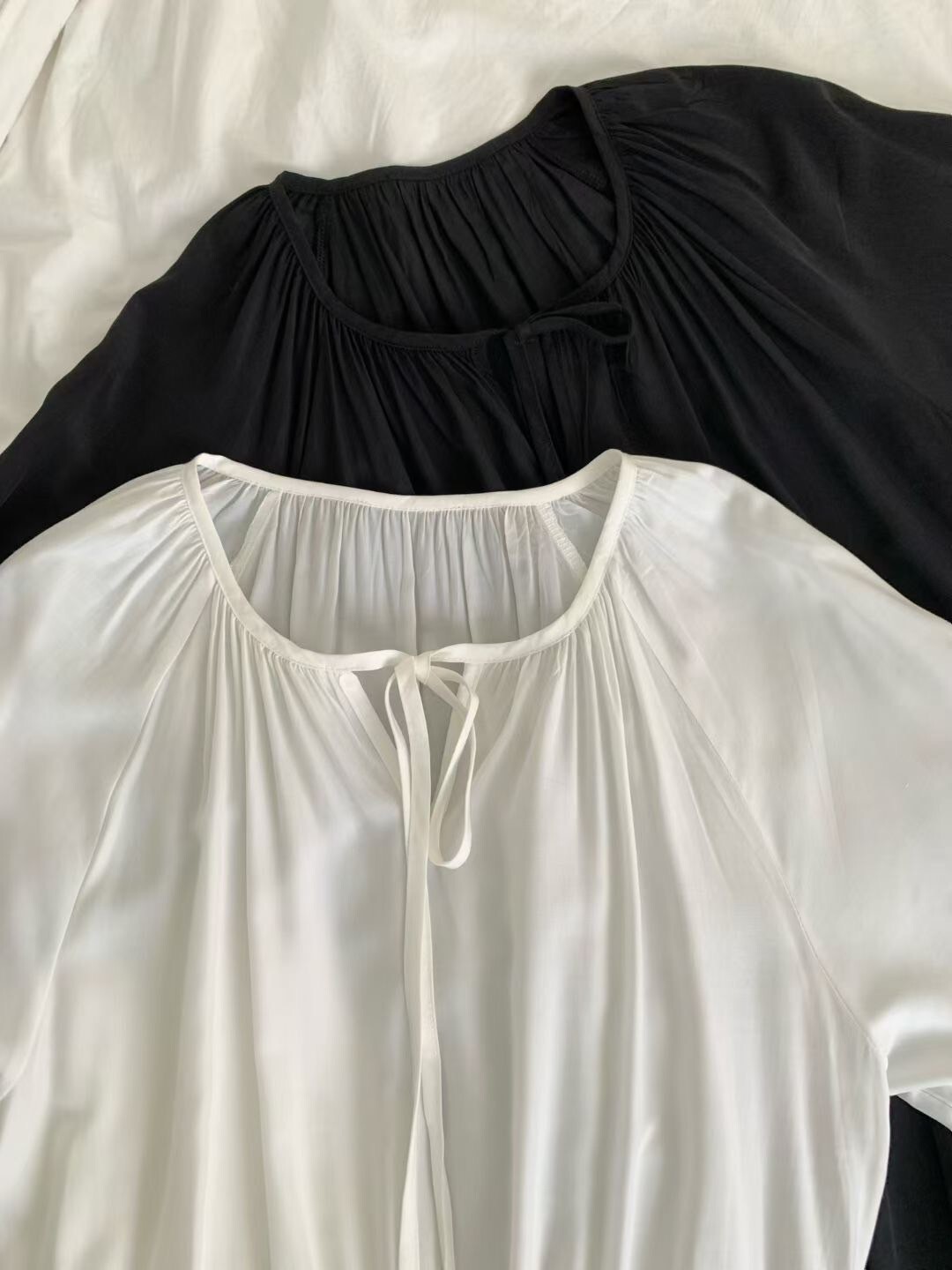 抓摺圓領綁帶蝴蝶結收腰傘擺長洋裝 / 2色